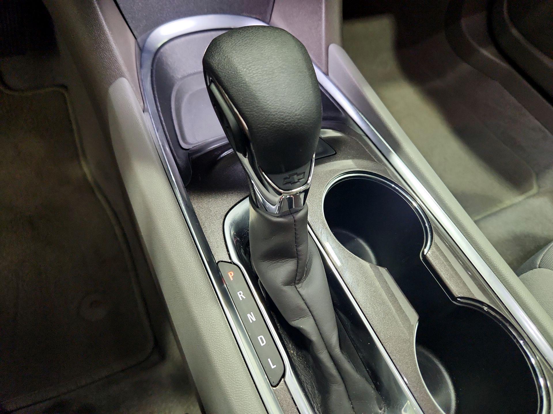 Thumbnail: 2022 Chevrolet Malibu - 18