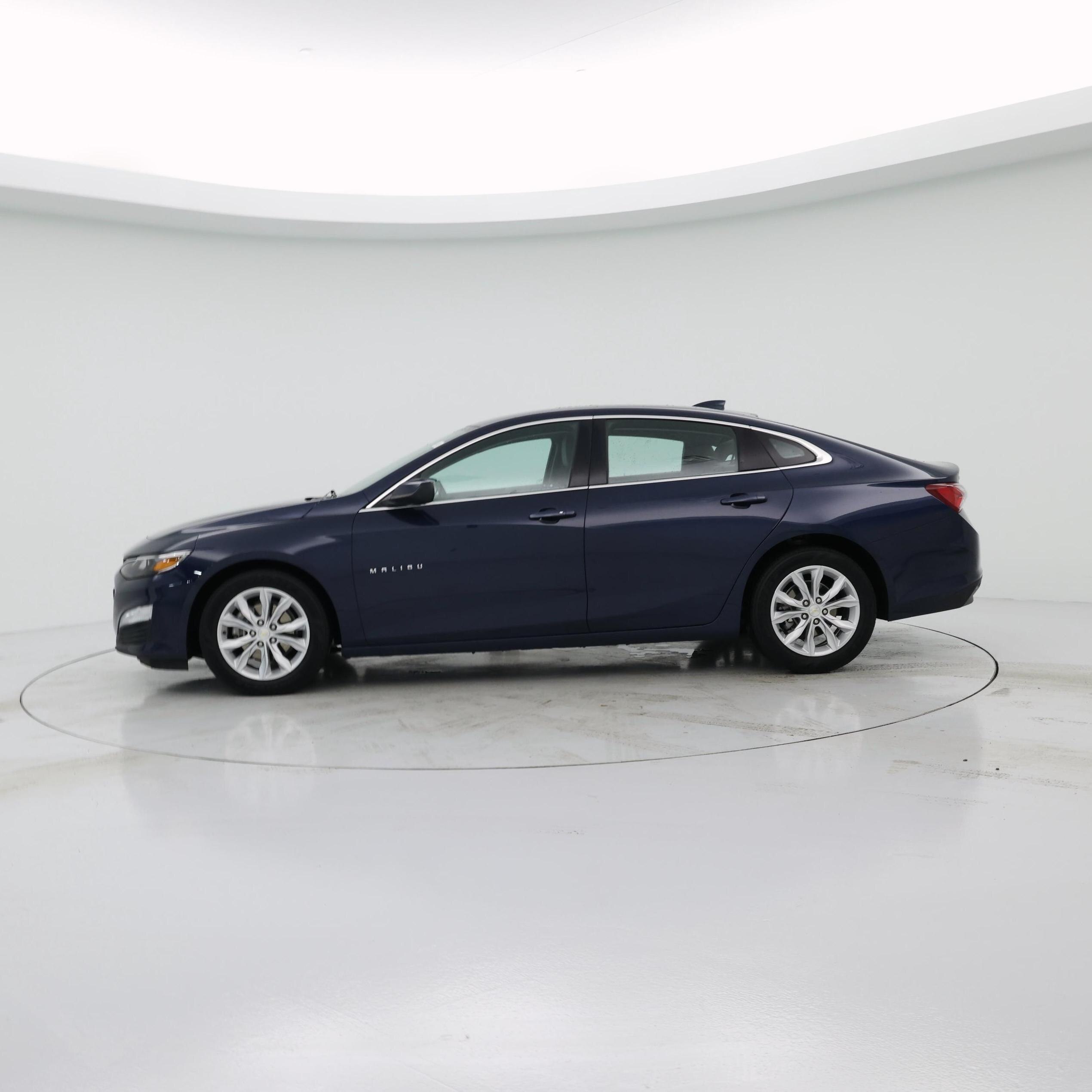 Thumbnail: 2022 Chevrolet Malibu - 3