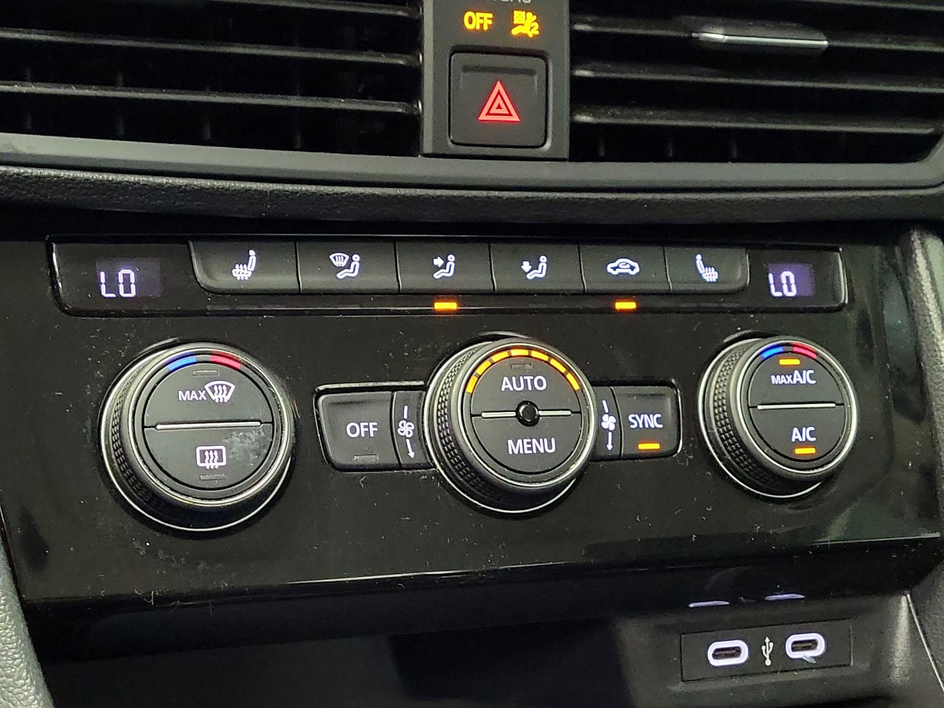 Thumbnail: 2024 Volkswagen Jetta - 16