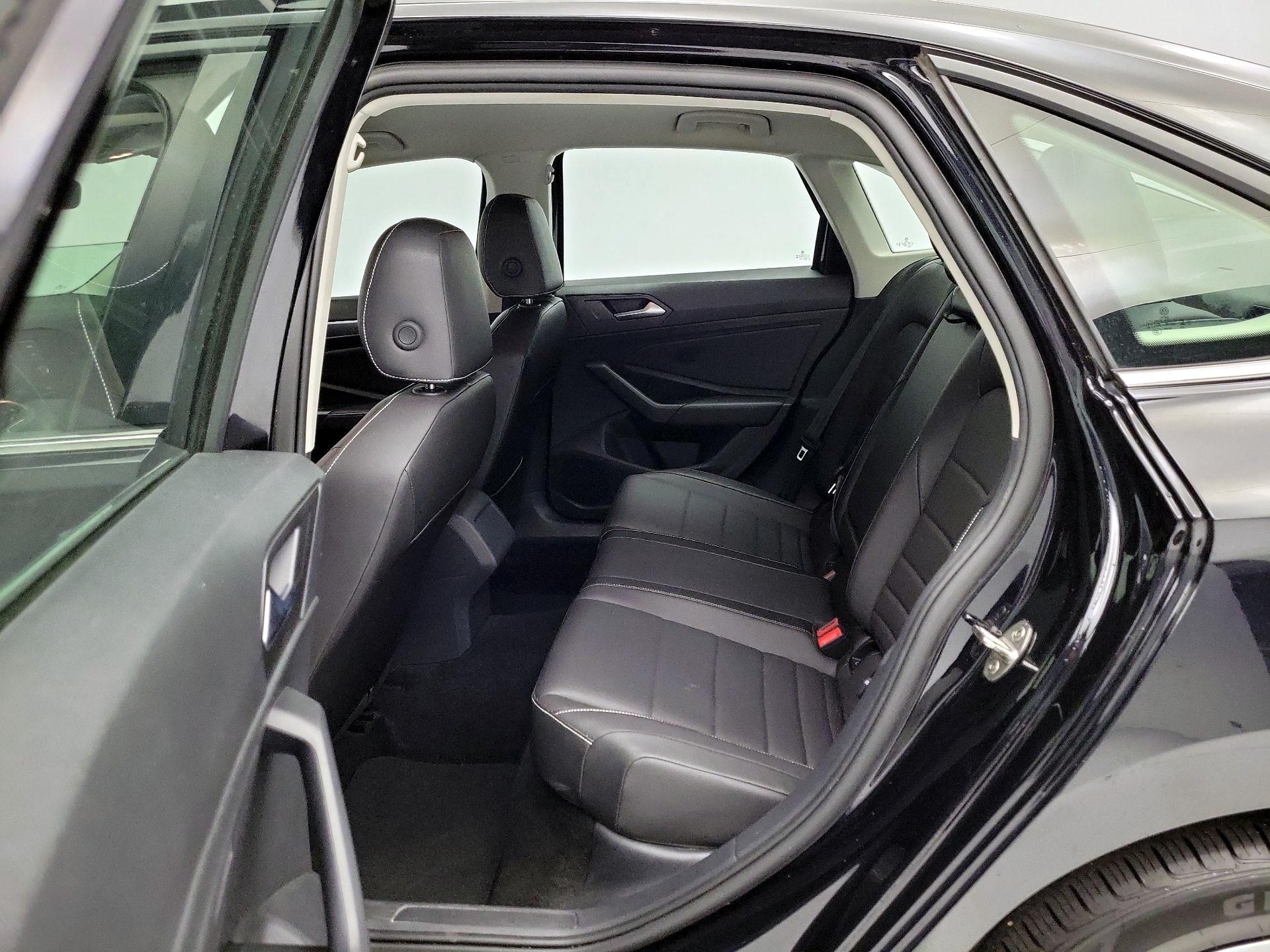 Thumbnail: 2024 Volkswagen Jetta - 19