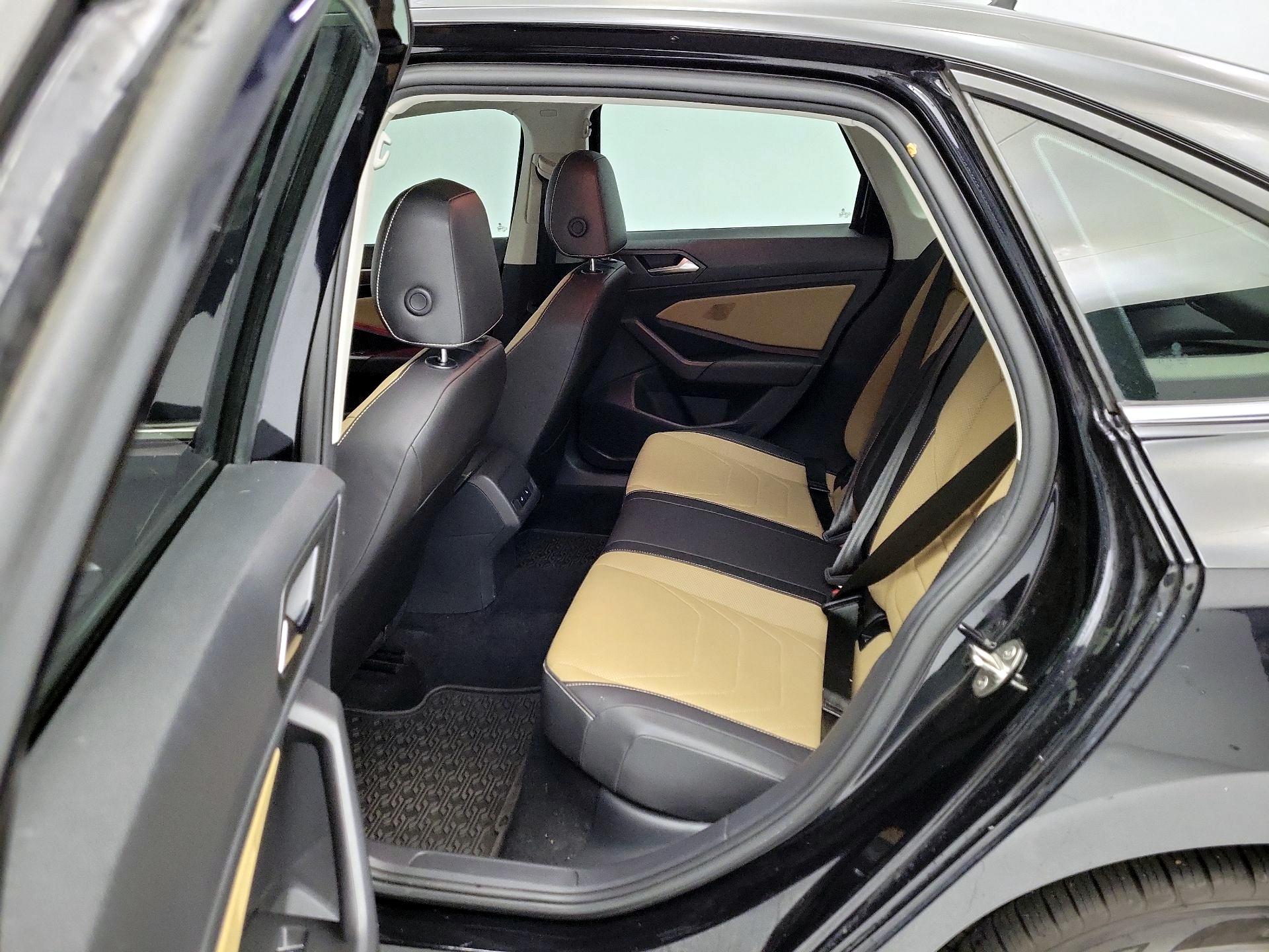 Thumbnail: 2021 Volkswagen Jetta - 20