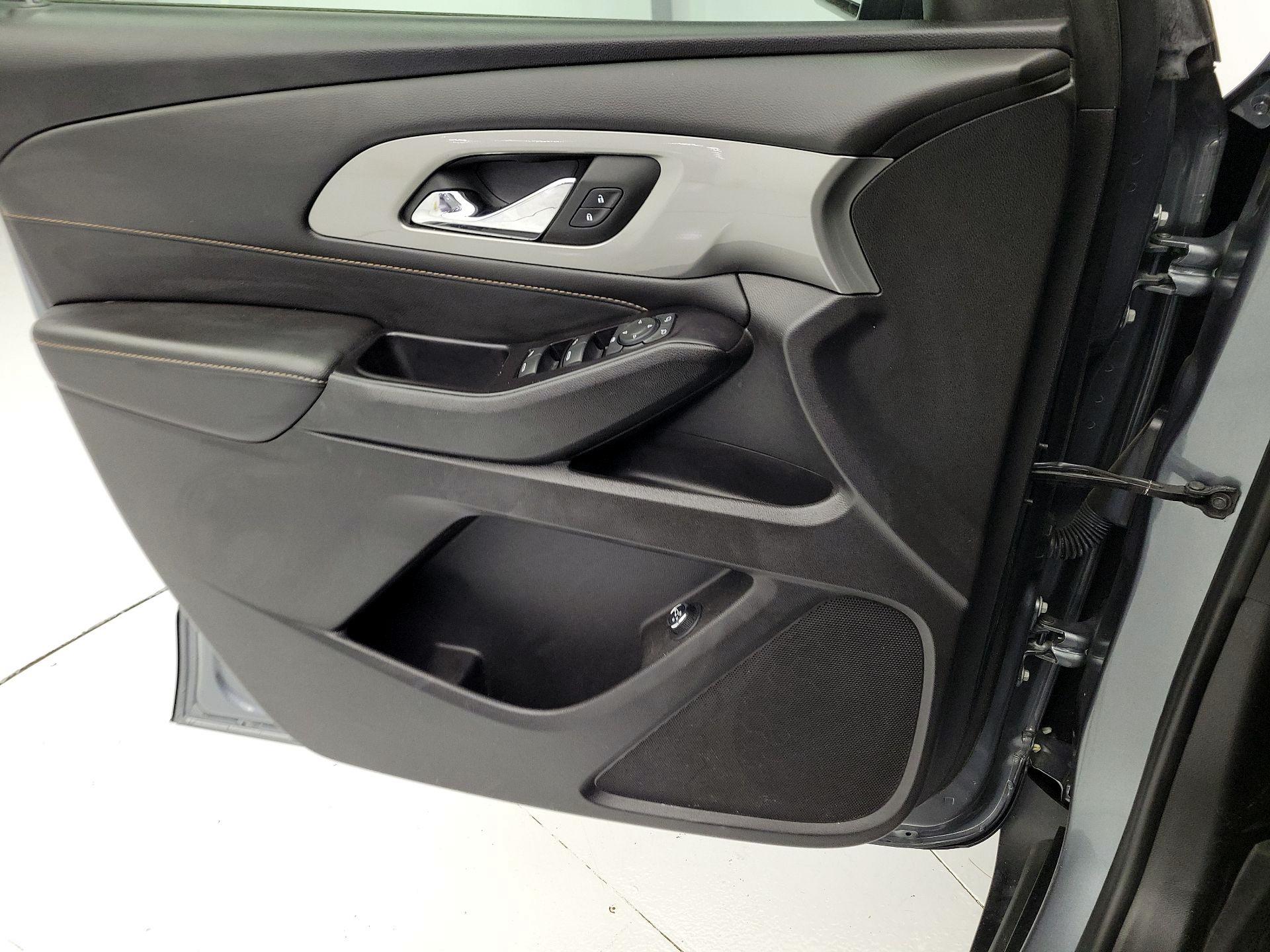 Thumbnail: 2019 Chevrolet Traverse - 12