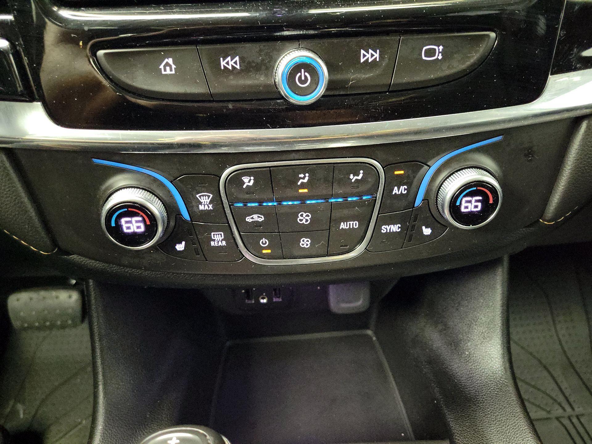 Thumbnail: 2019 Chevrolet Traverse - 17