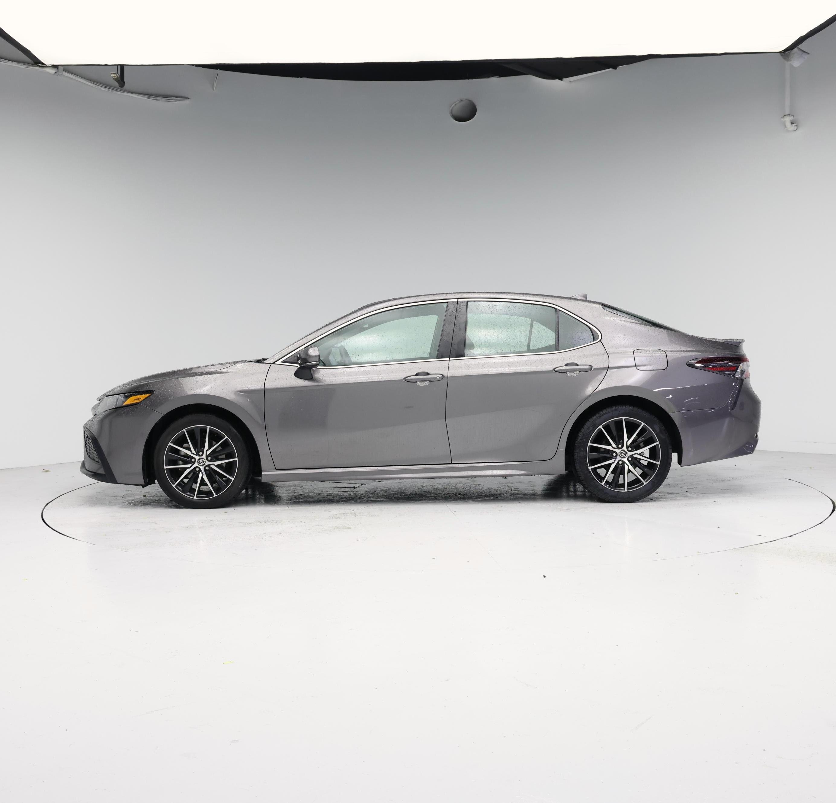 Thumbnail: 2022 Toyota Camry - 3