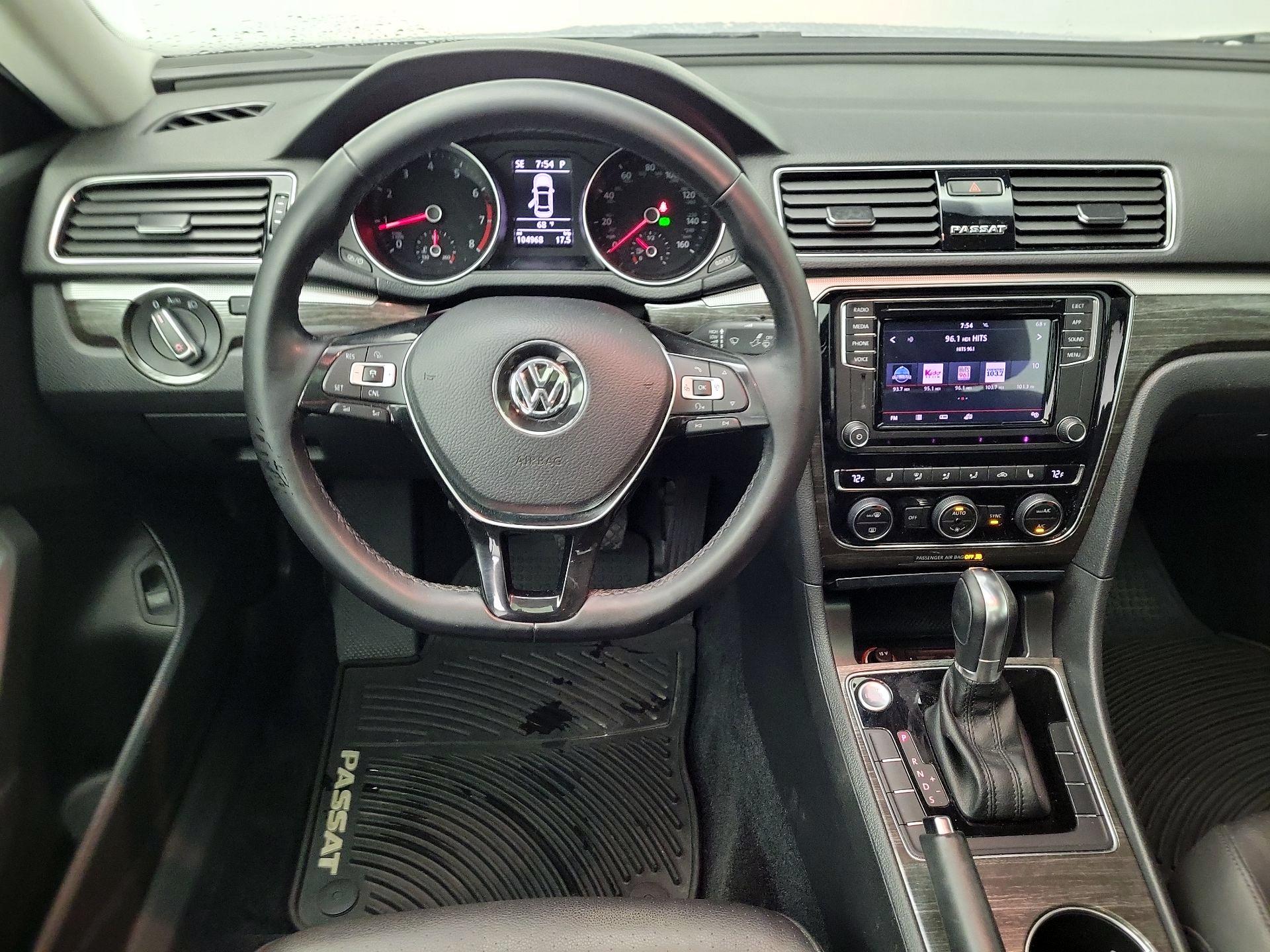 Thumbnail: 2018 Volkswagen Passat - 10