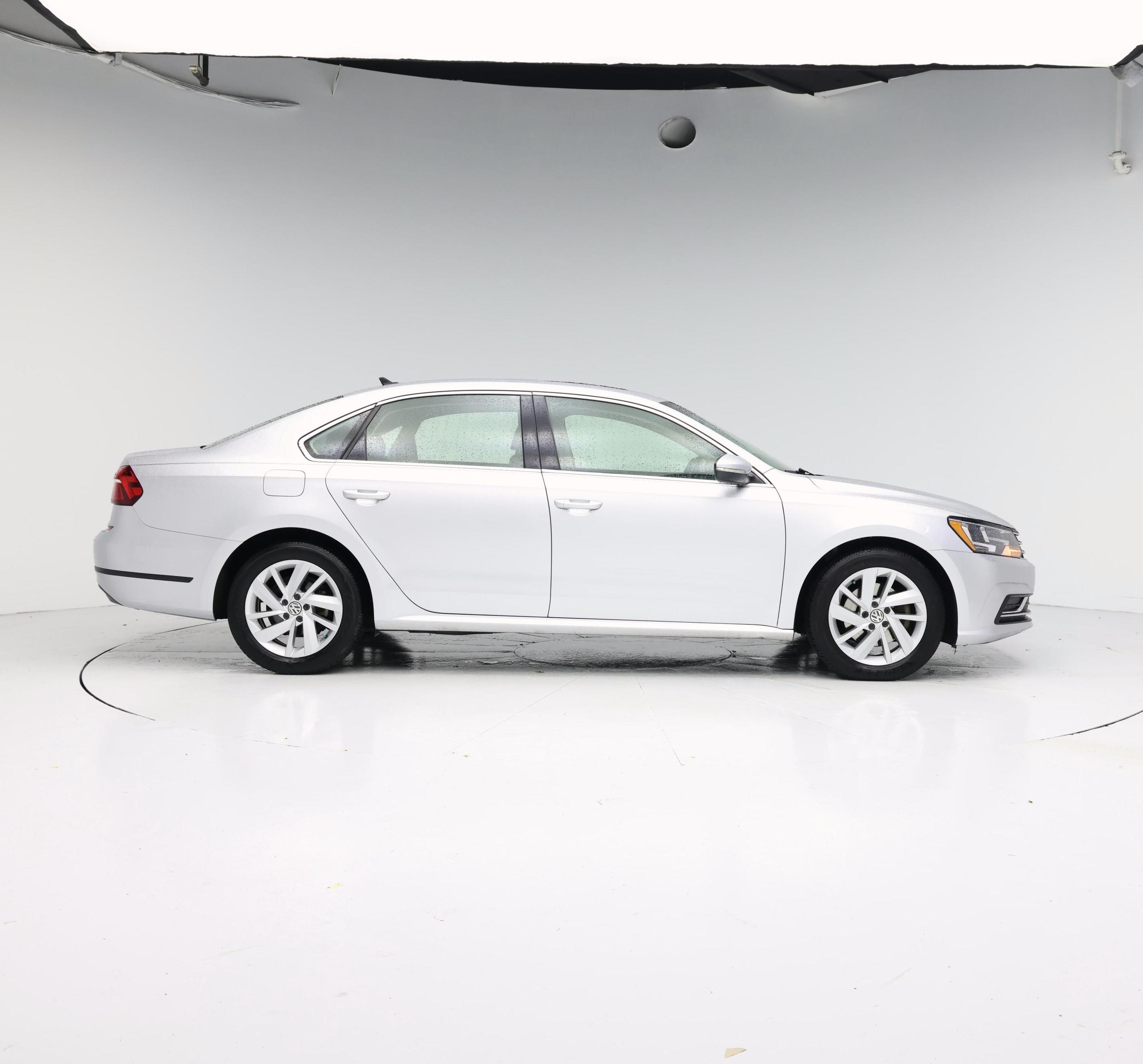Thumbnail: 2018 Volkswagen Passat - 7