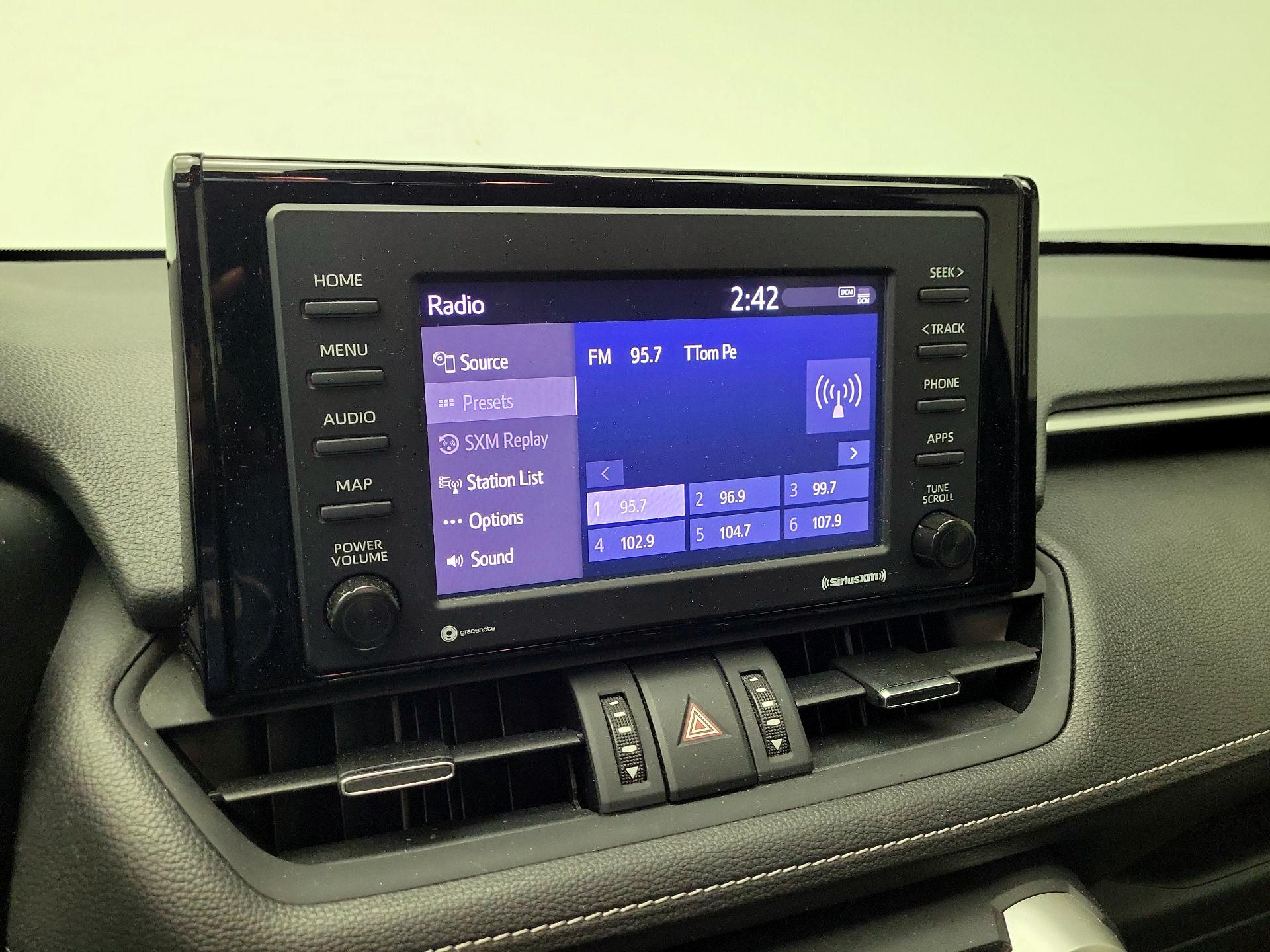 Thumbnail: 2020 Toyota RAV4 - 15