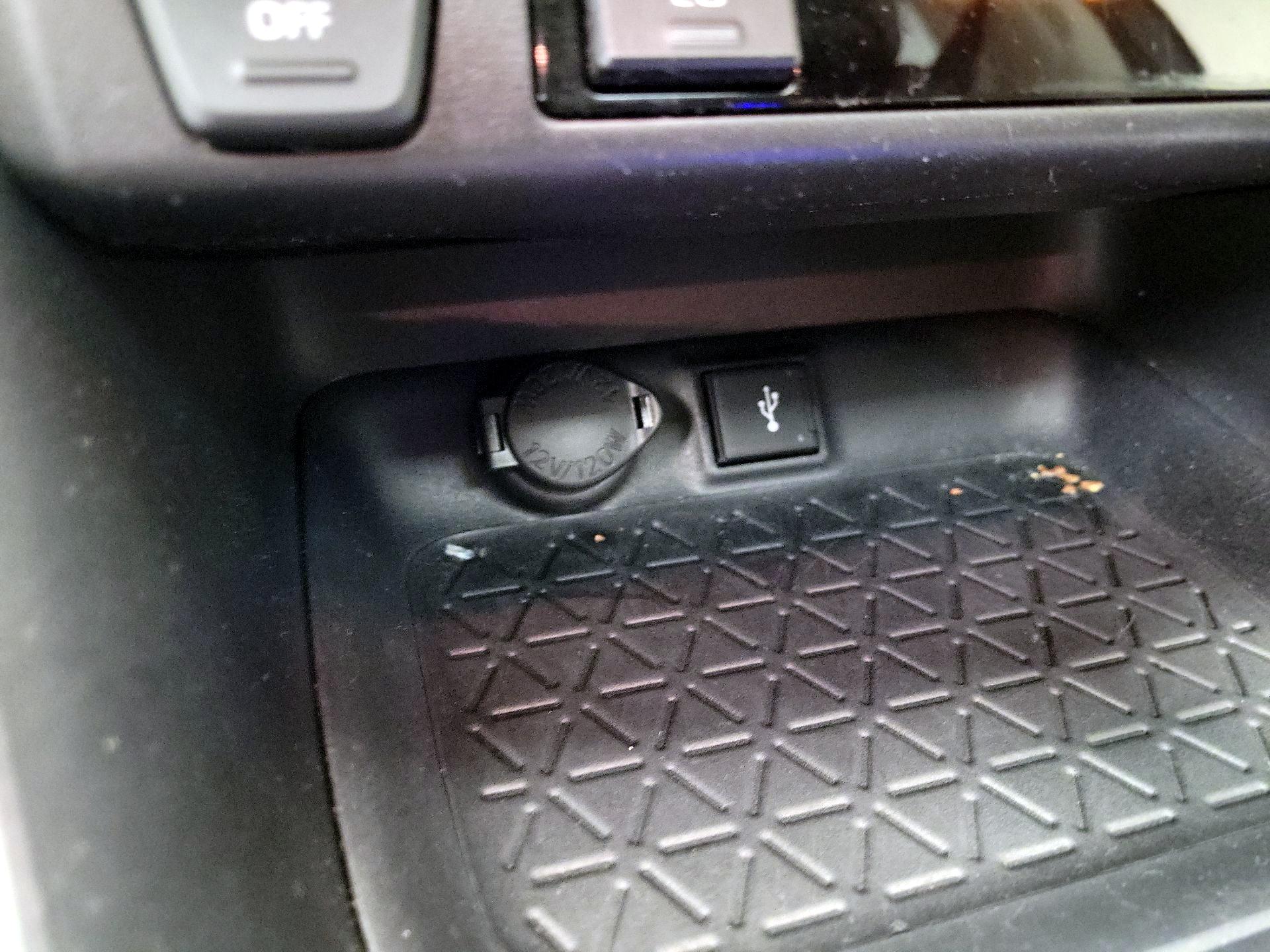 Thumbnail: 2020 Toyota RAV4 - 18