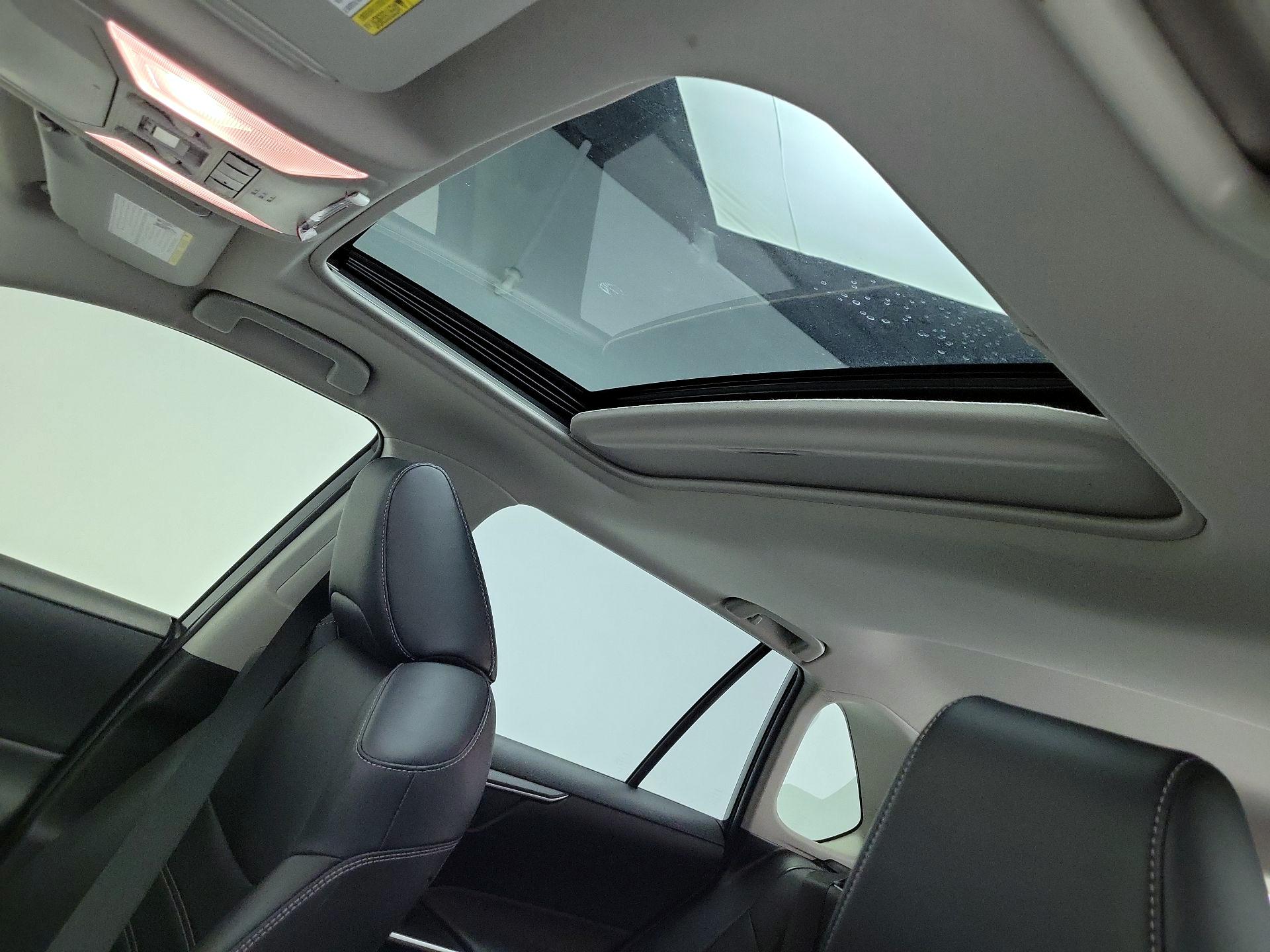 Thumbnail: 2020 Toyota RAV4 - 19