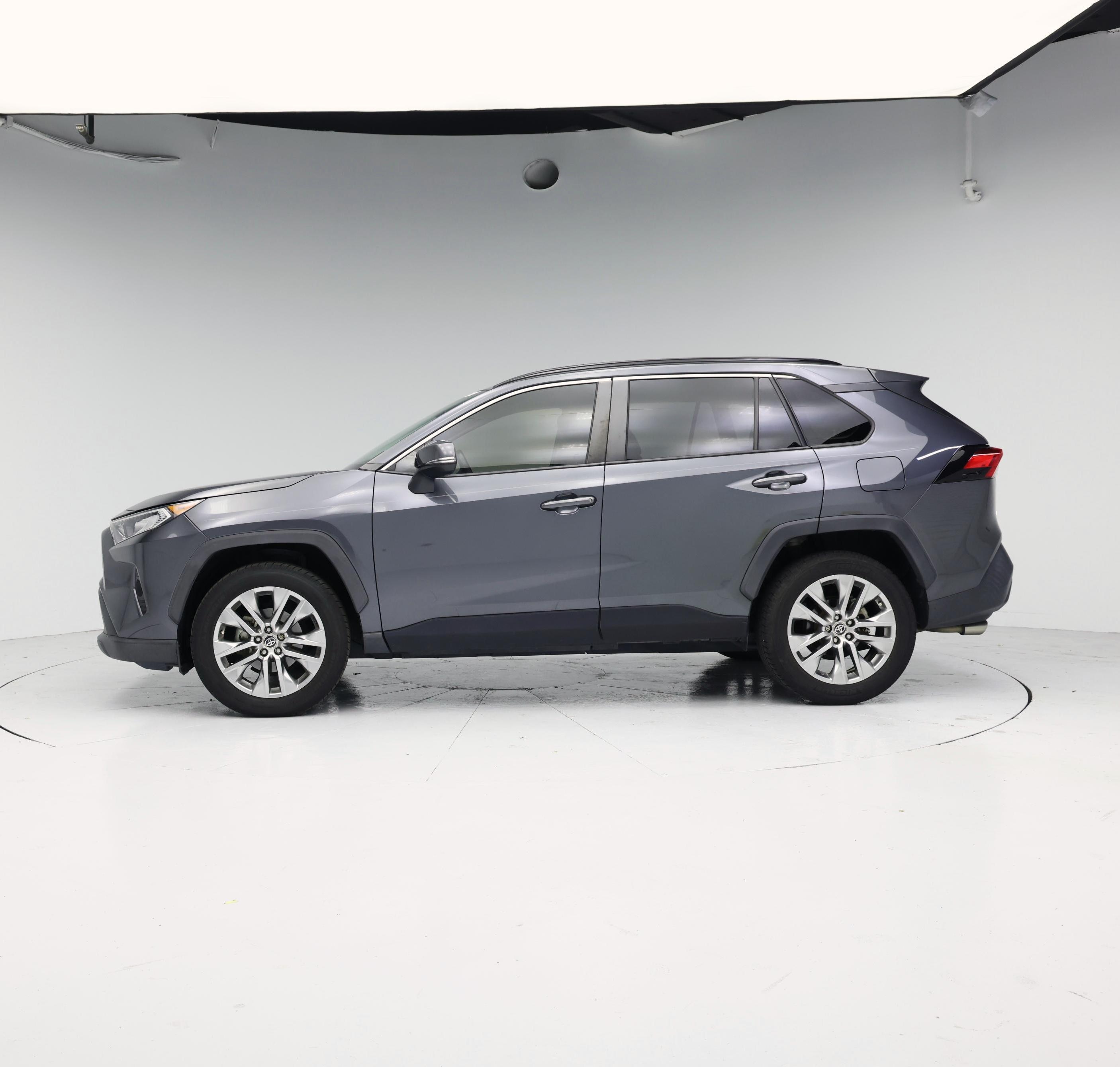 Thumbnail: 2020 Toyota RAV4 - 3