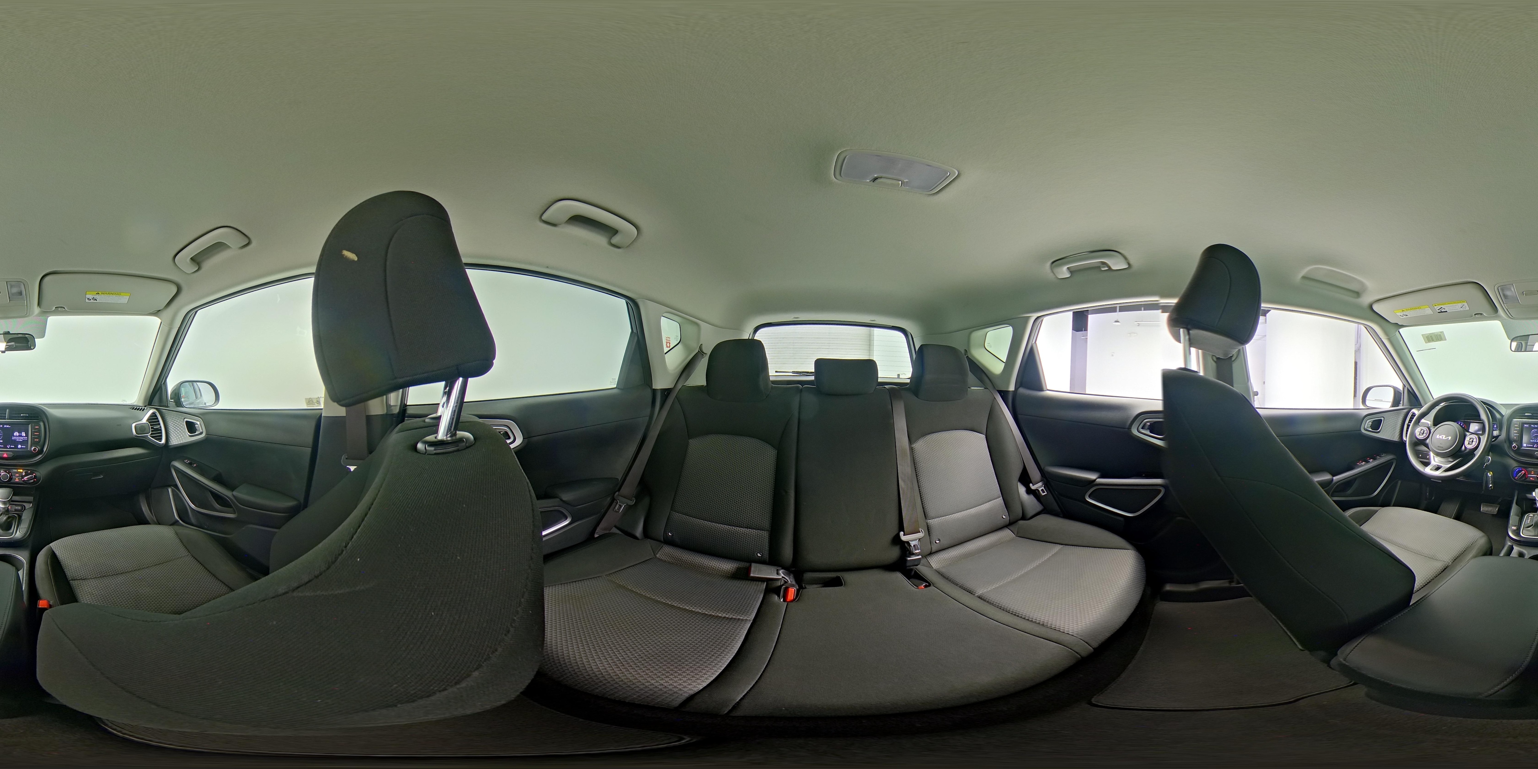 2022 Kia Soul LX - Photo 24