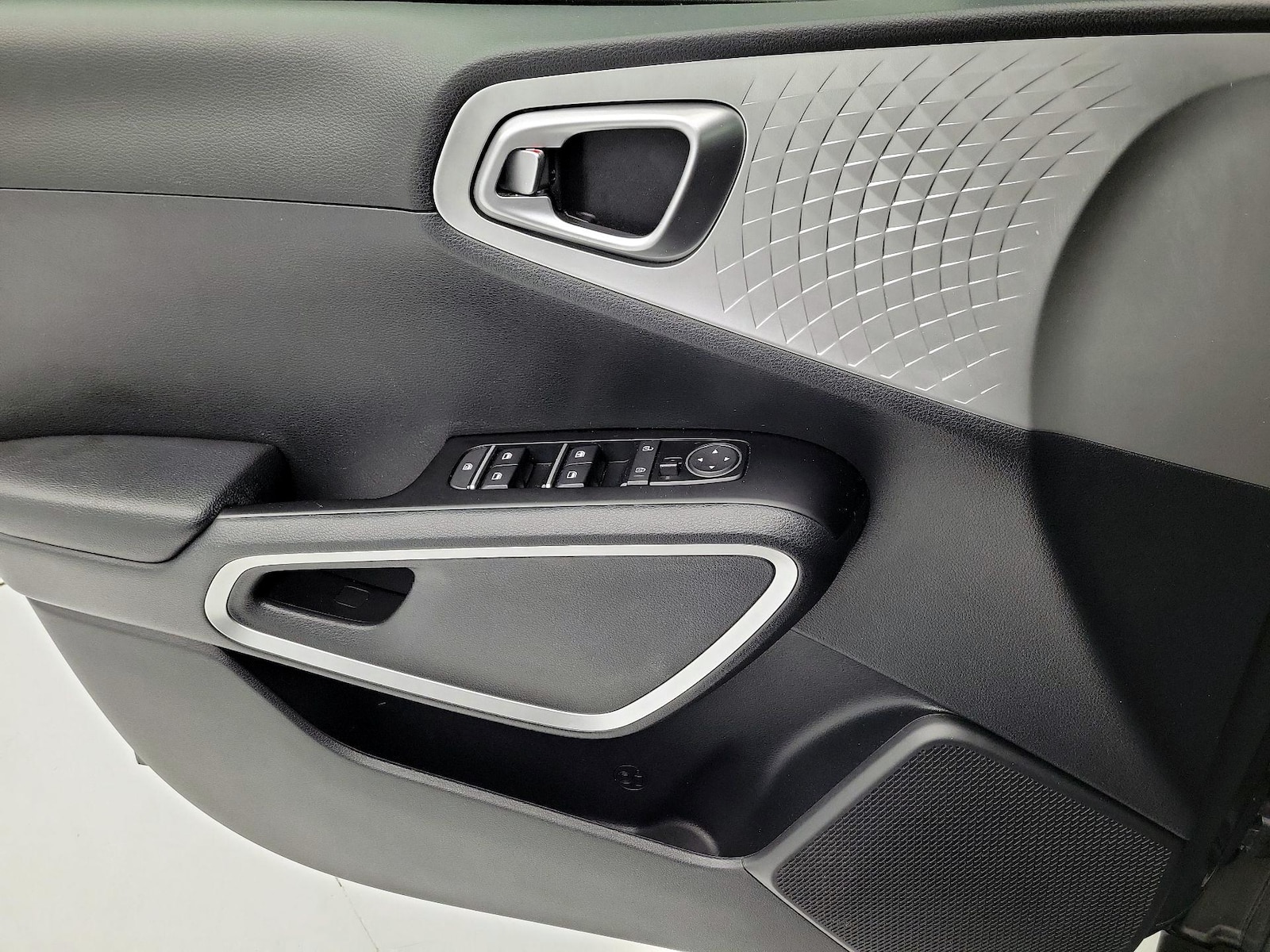 2022 Kia Soul LX - Photo 13
