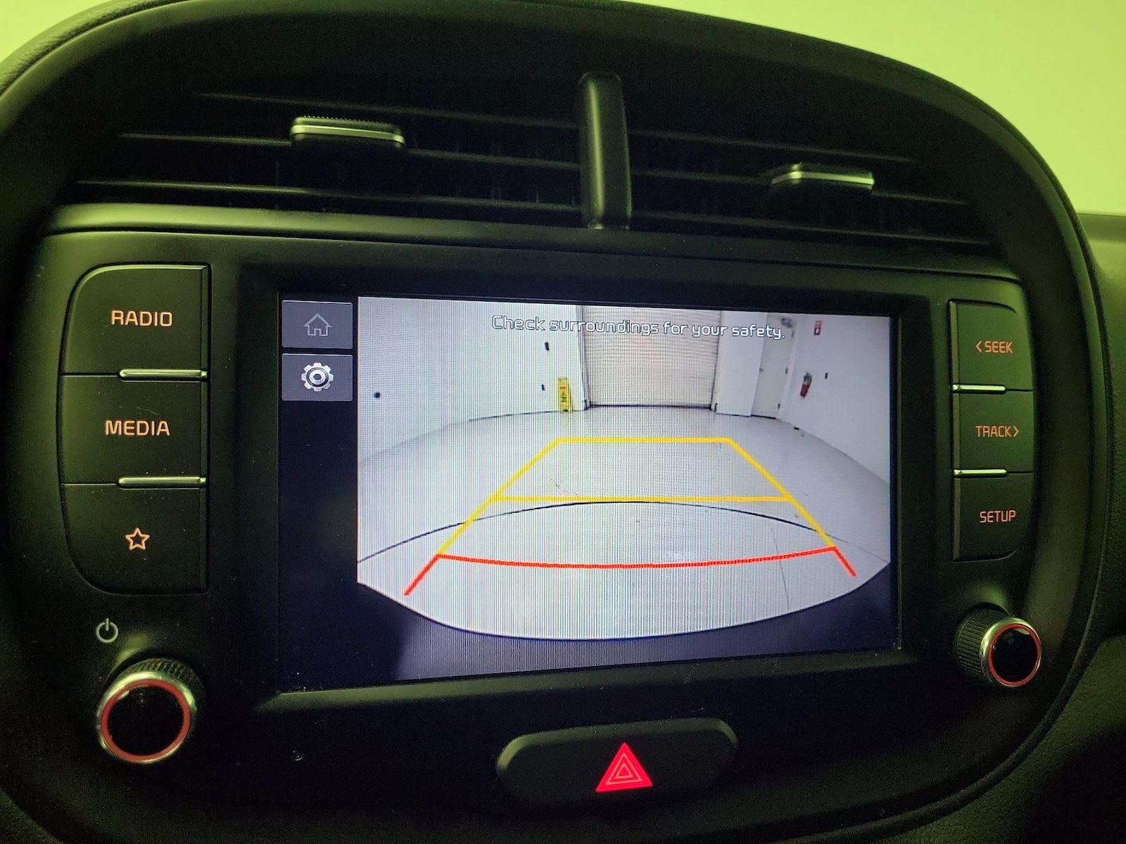 2022 Kia Soul LX - Photo 14