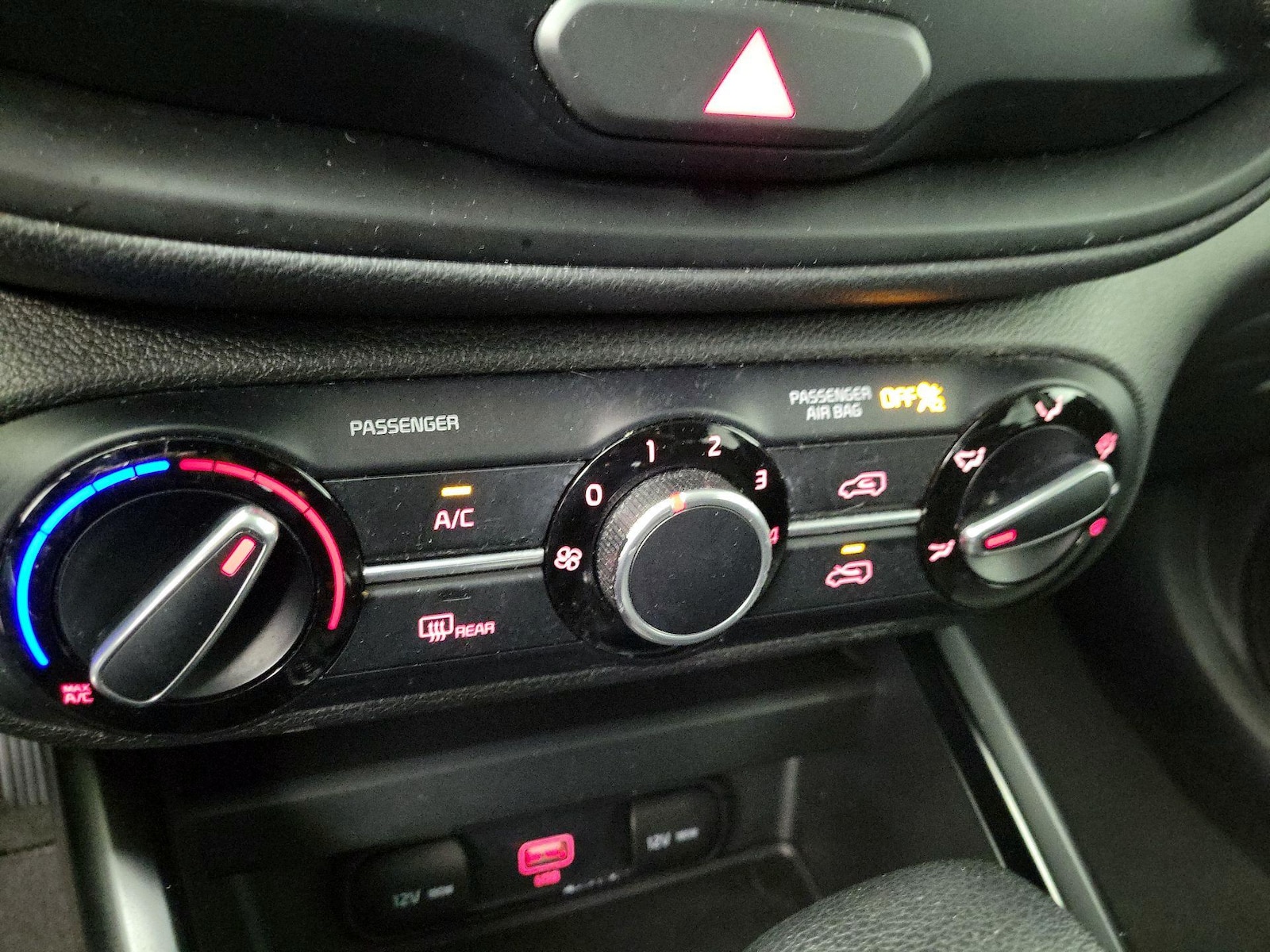 2022 Kia Soul LX - Photo 16