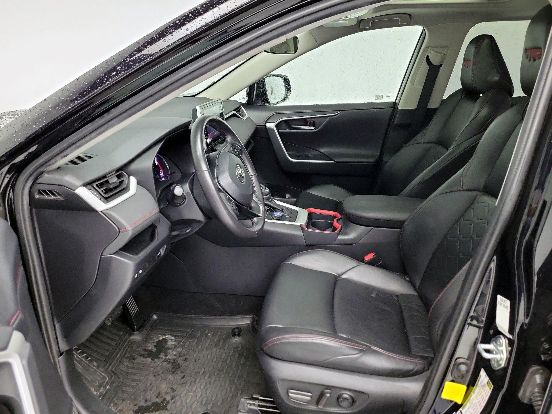 Thumbnail: 2020 Toyota RAV4 - 11