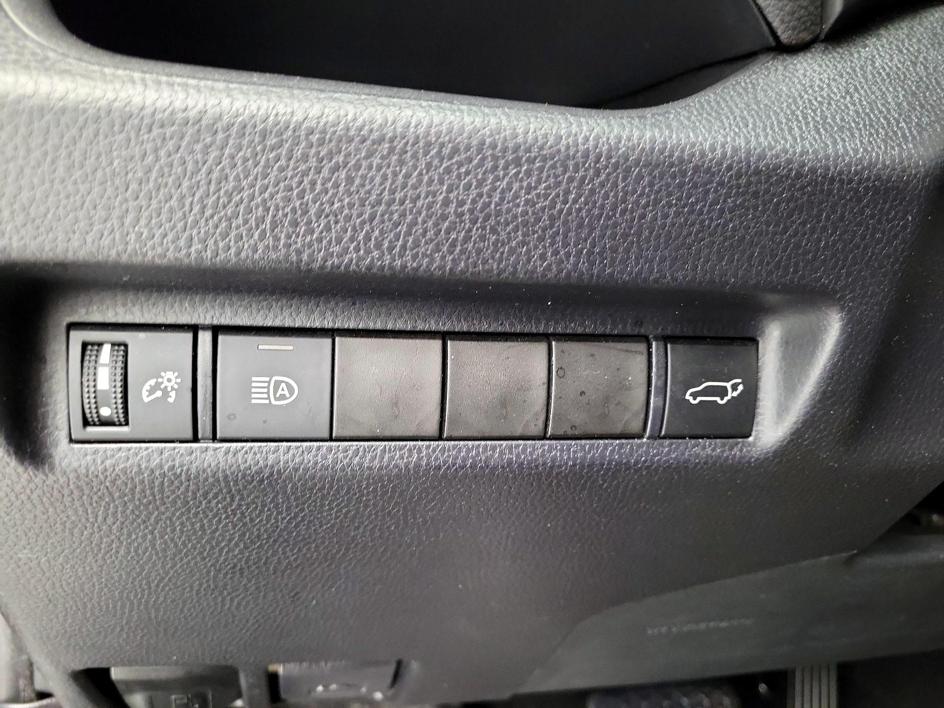 Thumbnail: 2020 Toyota RAV4 - 13