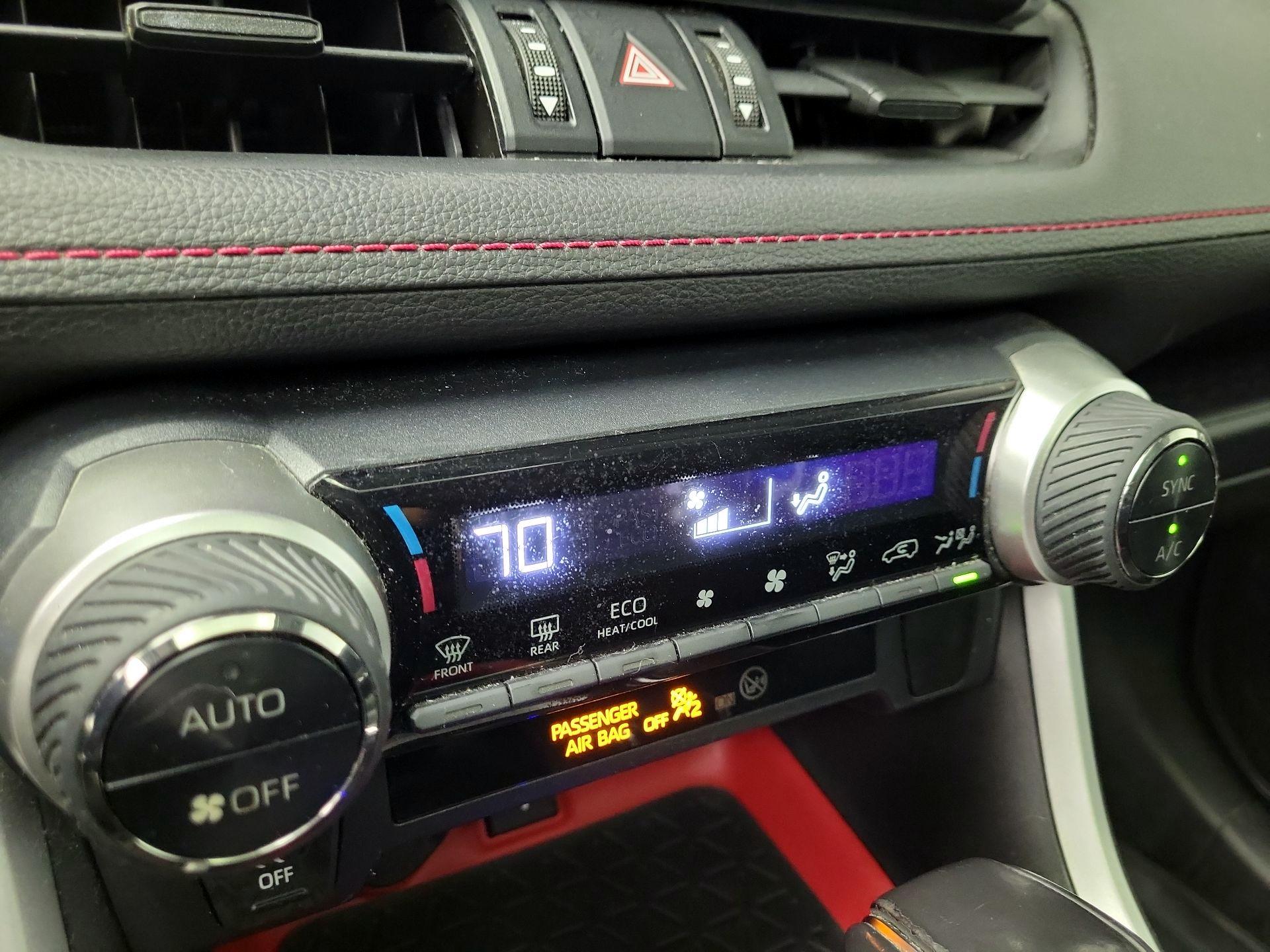 Thumbnail: 2020 Toyota RAV4 - 16