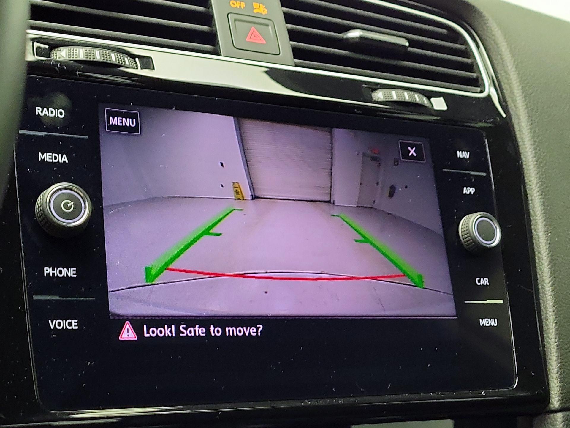 Thumbnail: 2019 Volkswagen Golf - 14