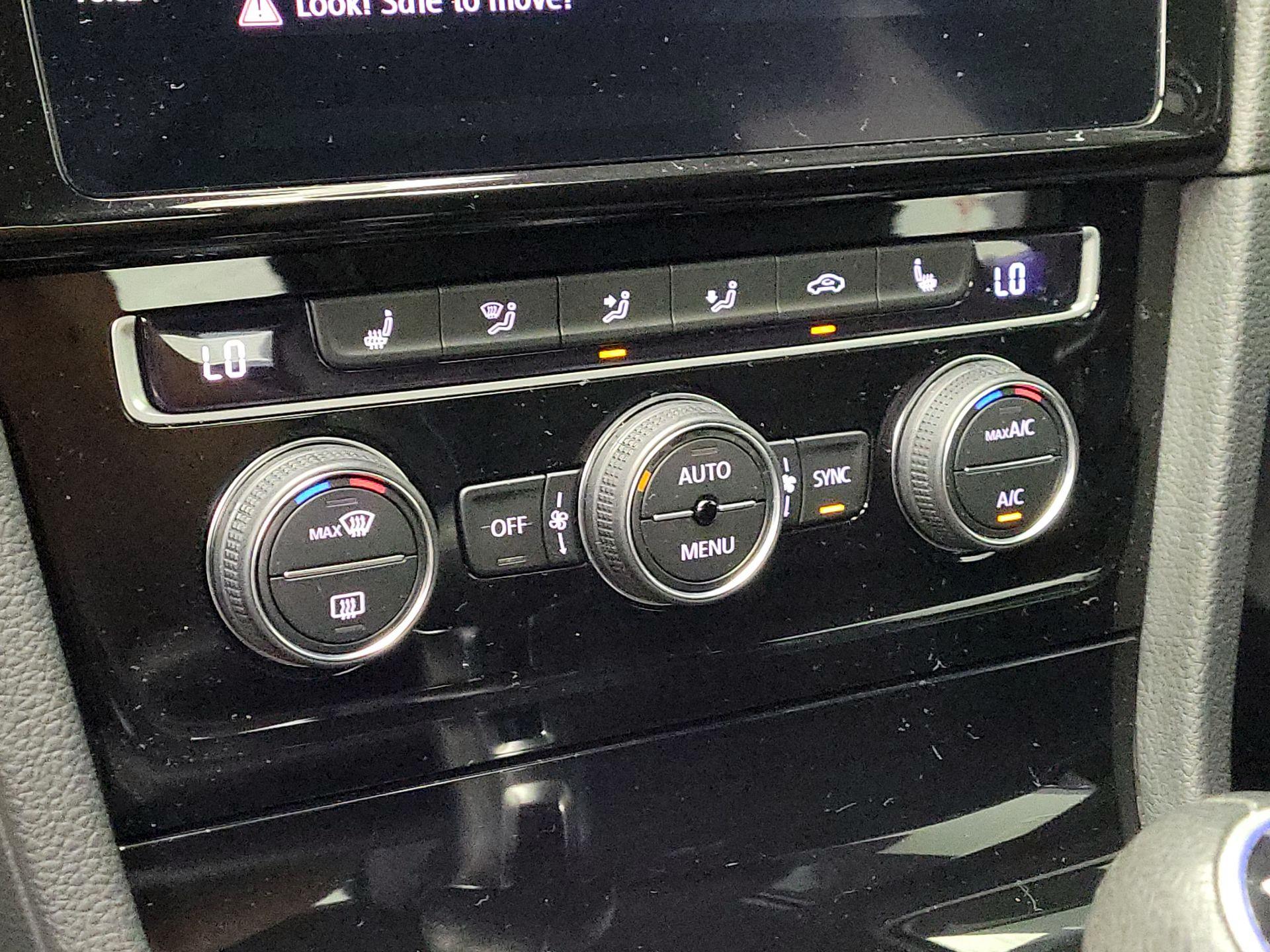 Thumbnail: 2019 Volkswagen Golf - 16