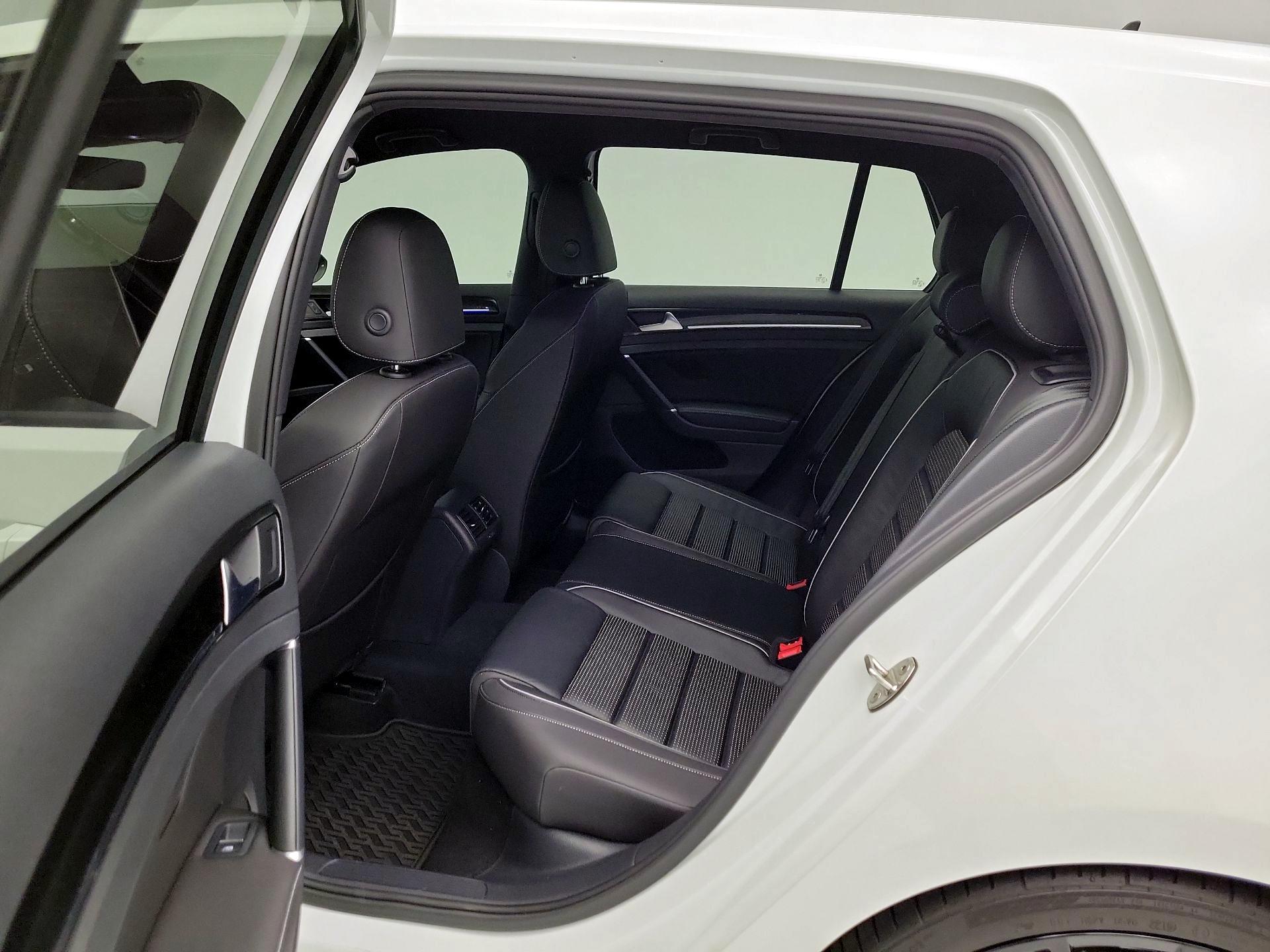 Thumbnail: 2019 Volkswagen Golf - 19