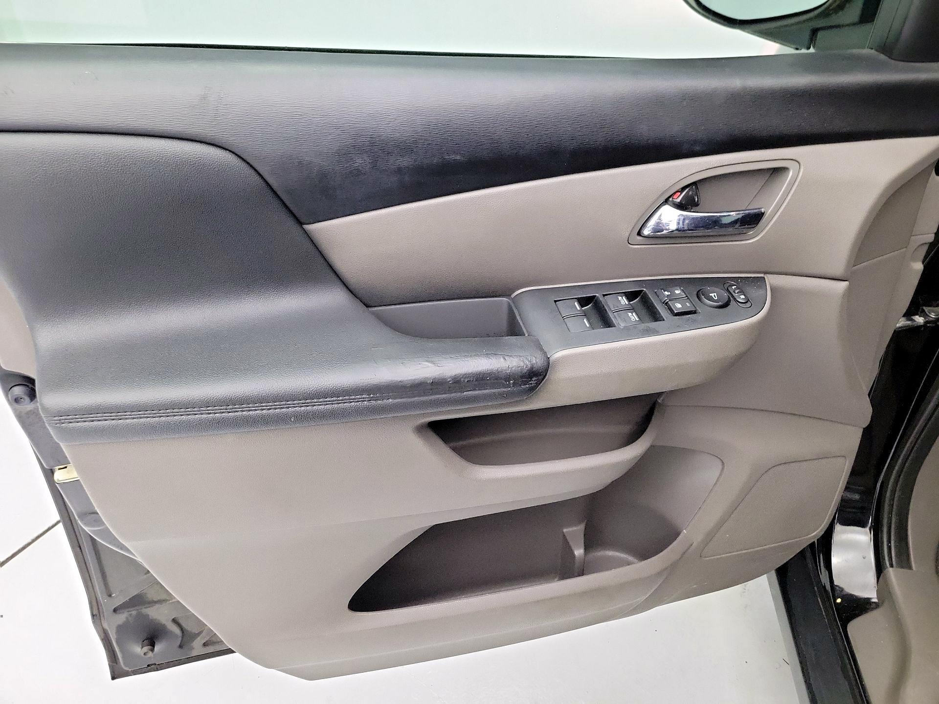 Thumbnail: 2015 Honda Odyssey - 12