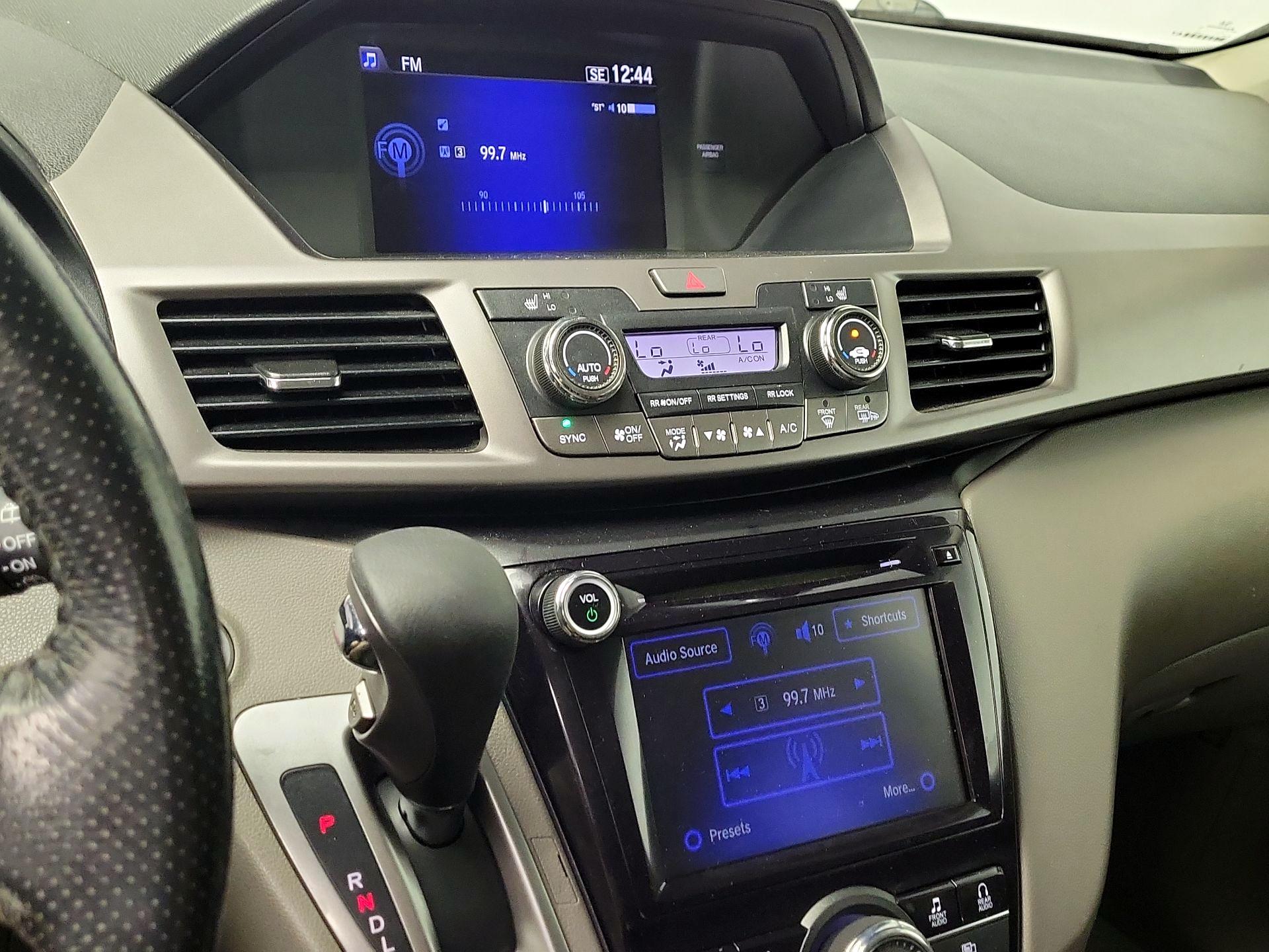 Thumbnail: 2015 Honda Odyssey - 15