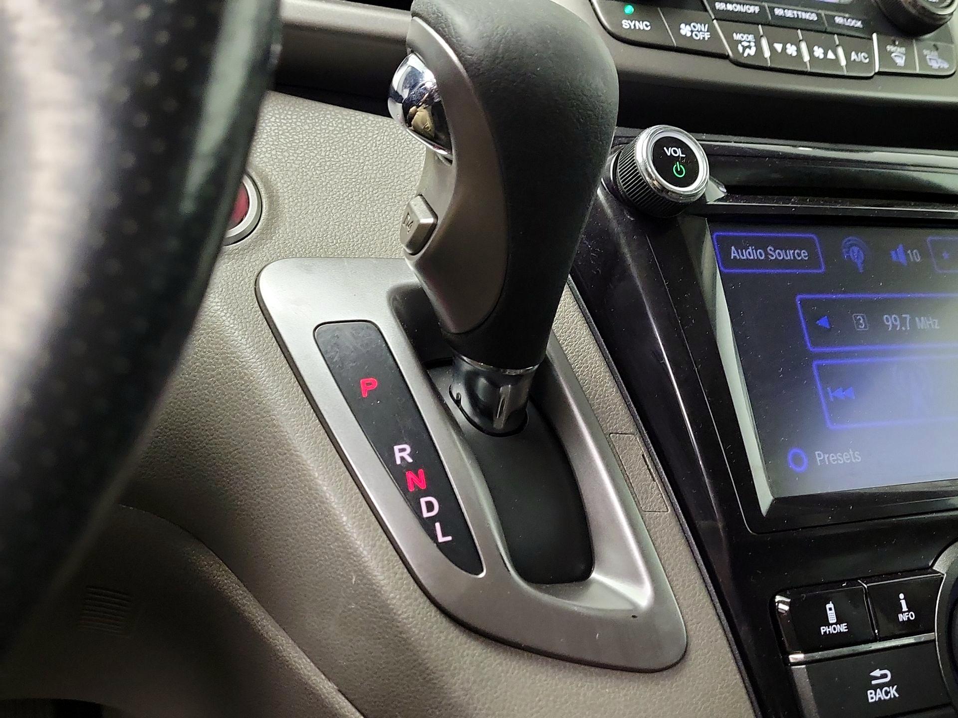 Thumbnail: 2015 Honda Odyssey - 17