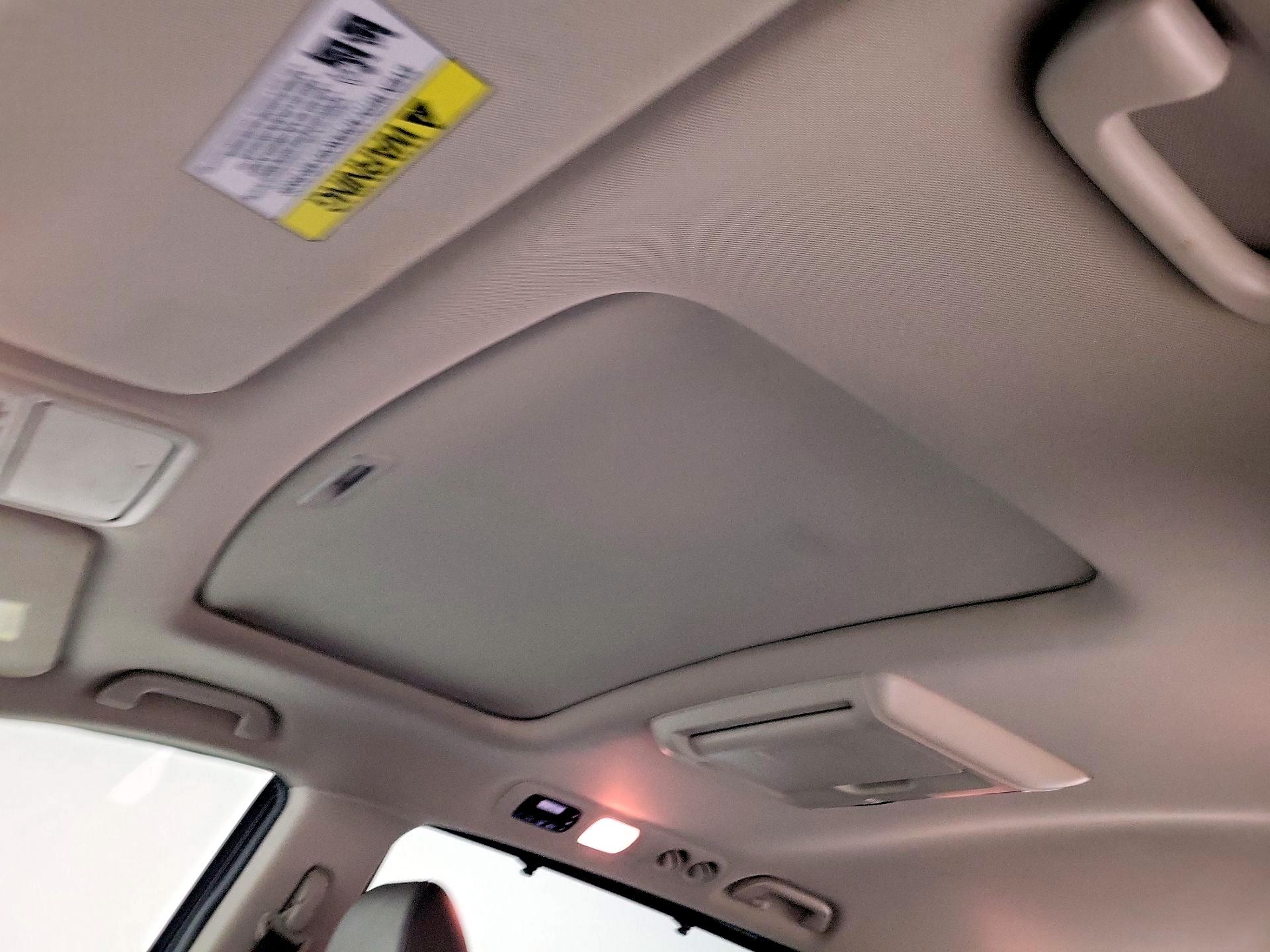 Thumbnail: 2015 Honda Odyssey - 19