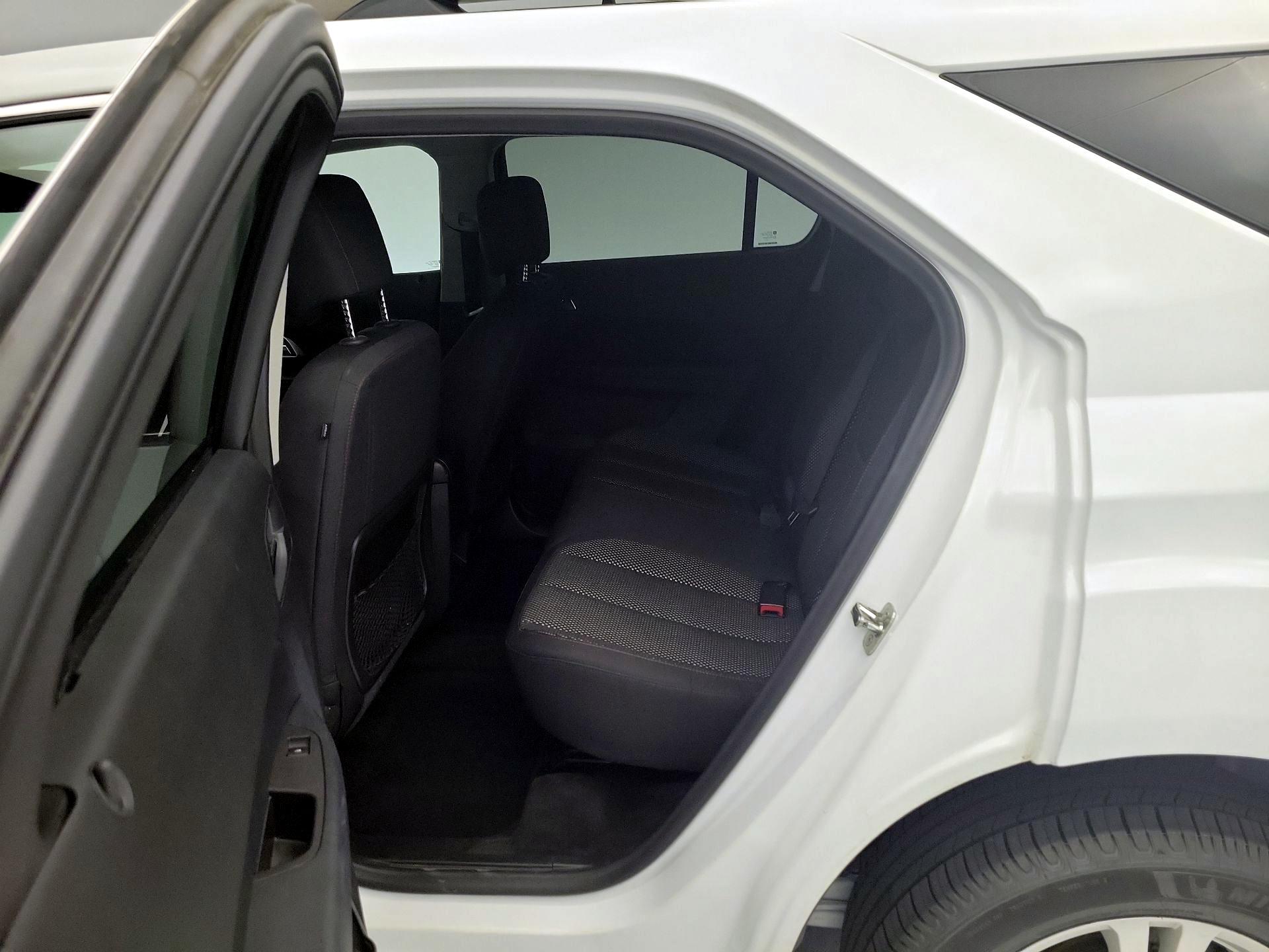 Thumbnail: 2015 Chevrolet Equinox - 18