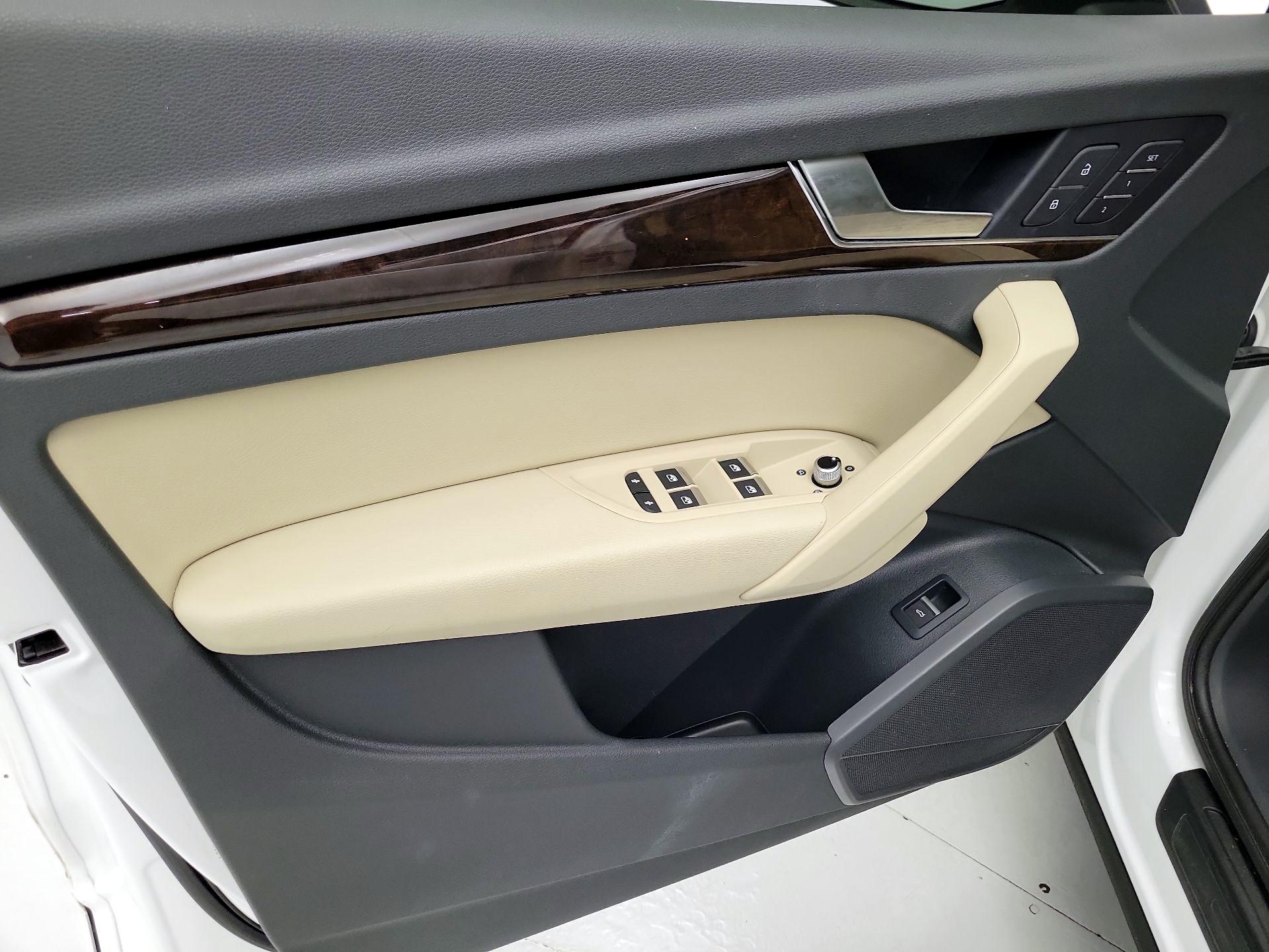 Thumbnail: 2019 Audi Q5 - 12