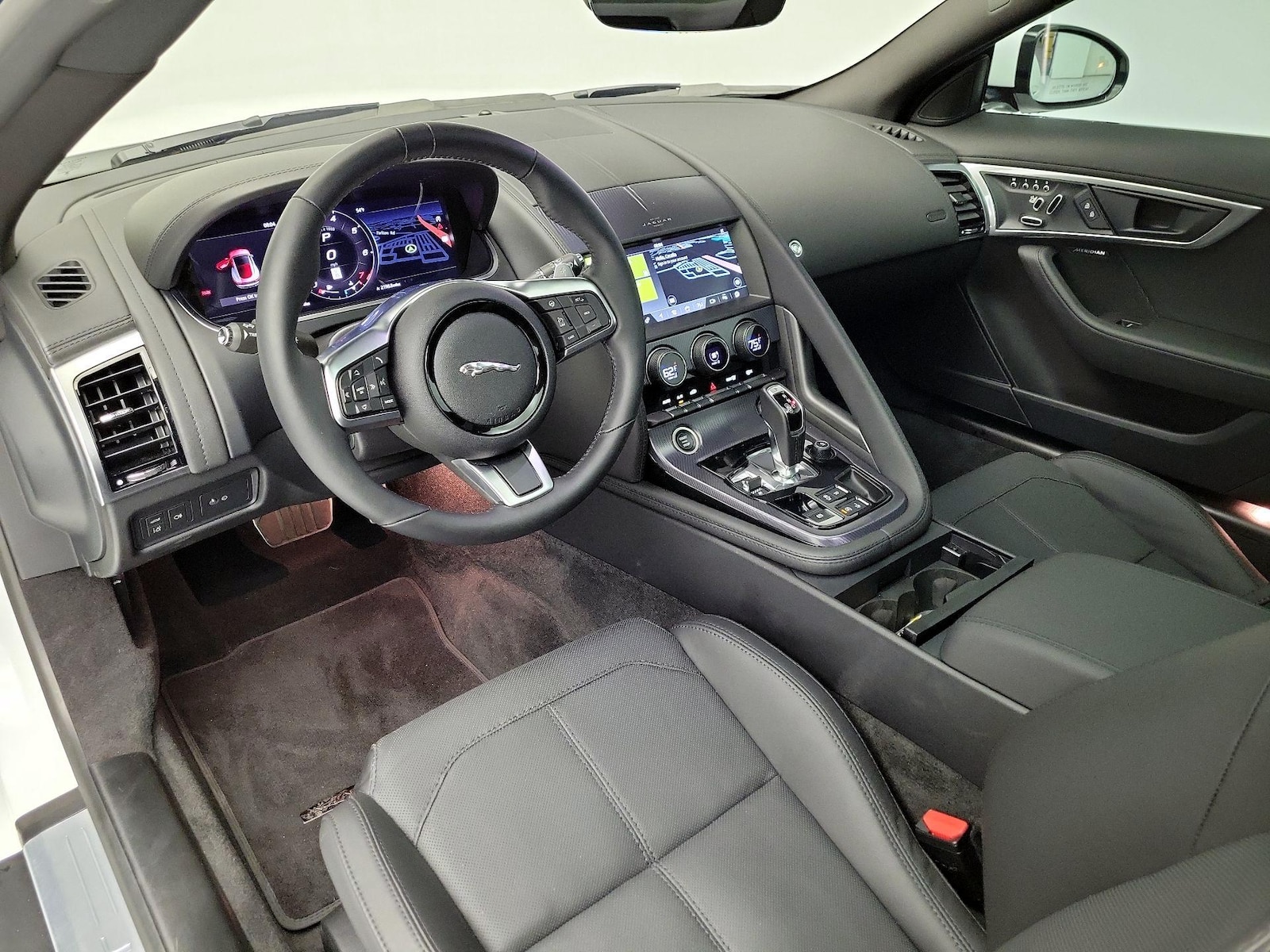 2024 Jaguar F-Type R-Dynamic - Photo 10