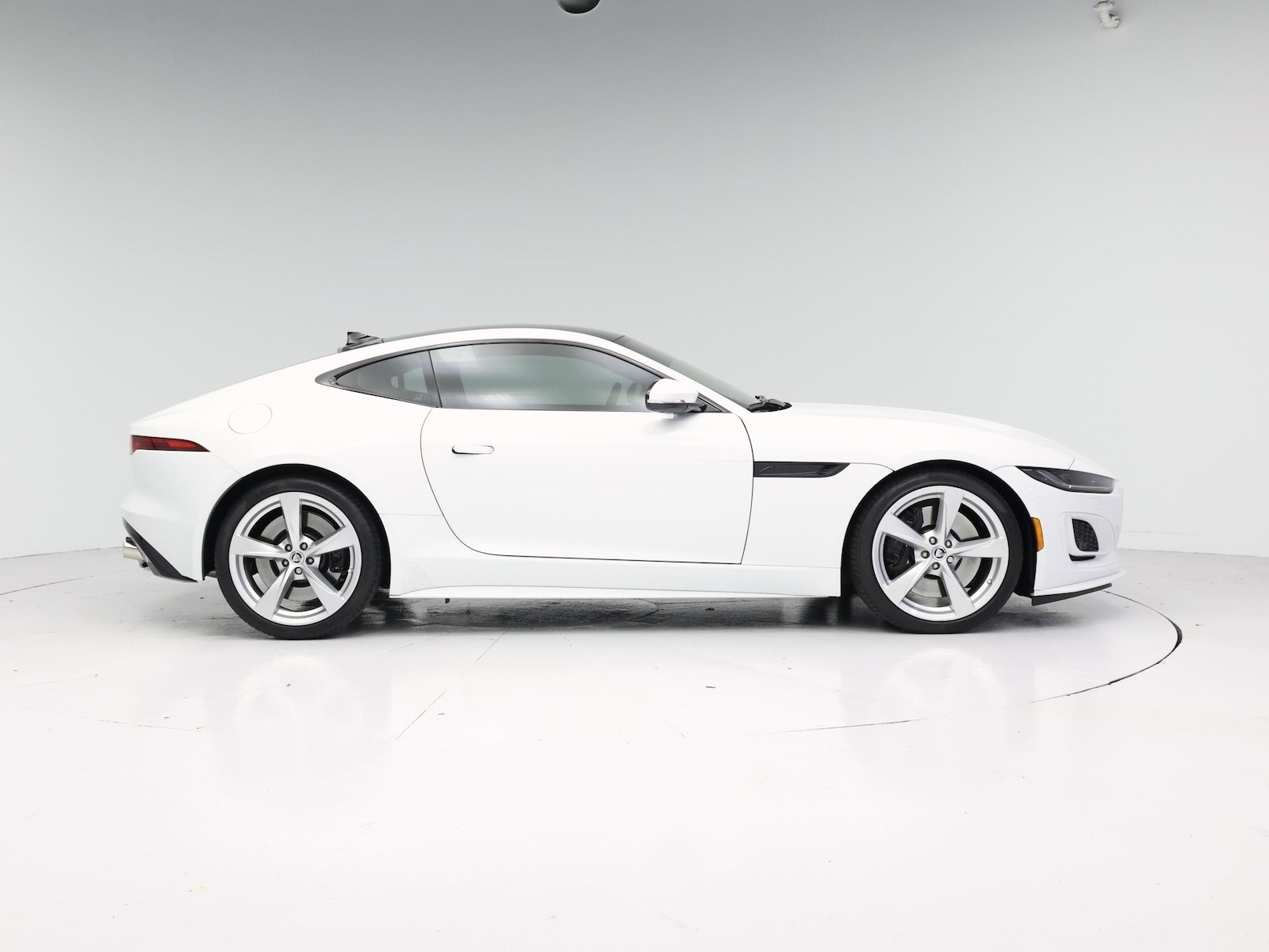 2024 Jaguar F-Type R-Dynamic - Photo 8