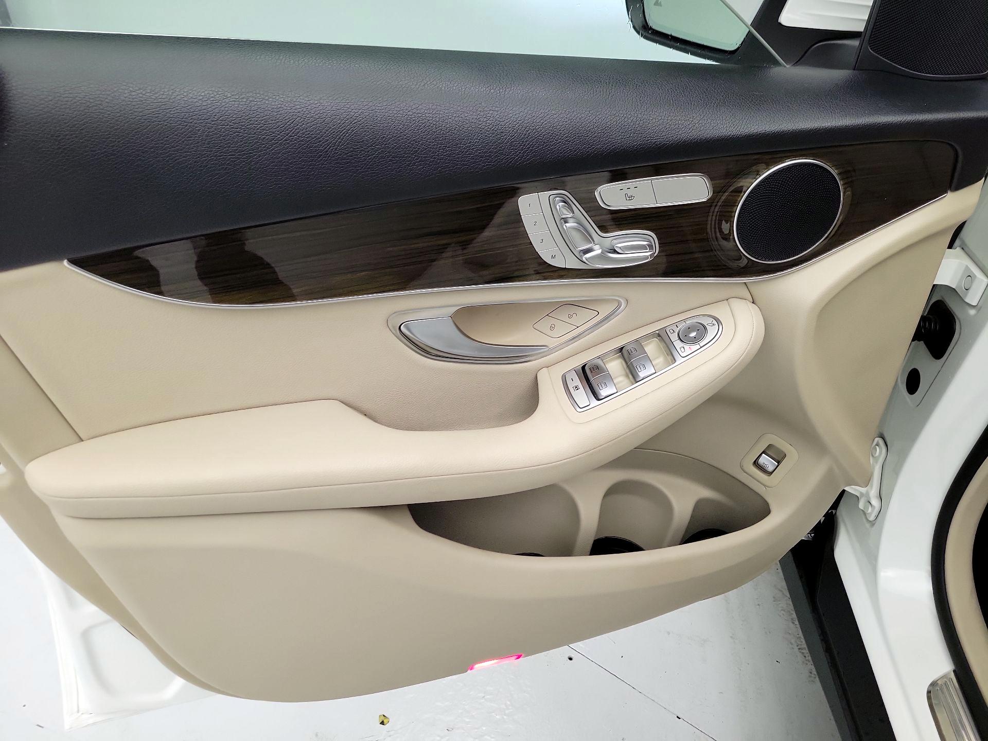 Thumbnail: 2021 Mercedes-Benz GLC - 12