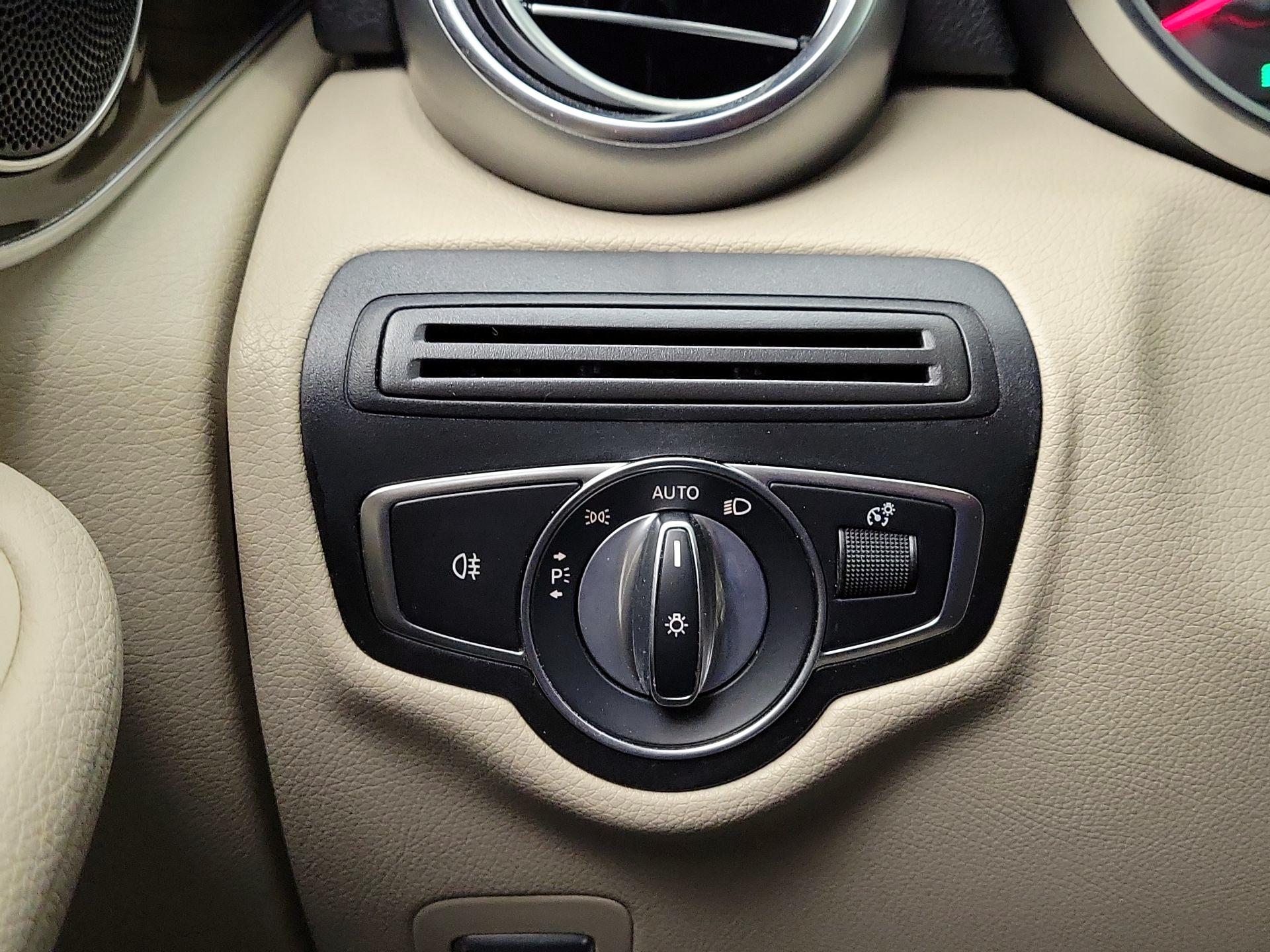 Thumbnail: 2021 Mercedes-Benz GLC - 13