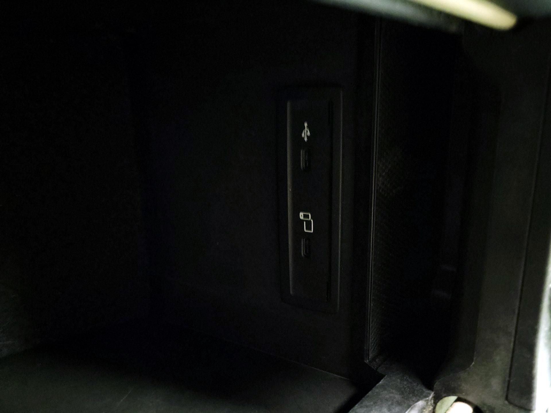 Thumbnail: 2021 Mercedes-Benz GLC - 18