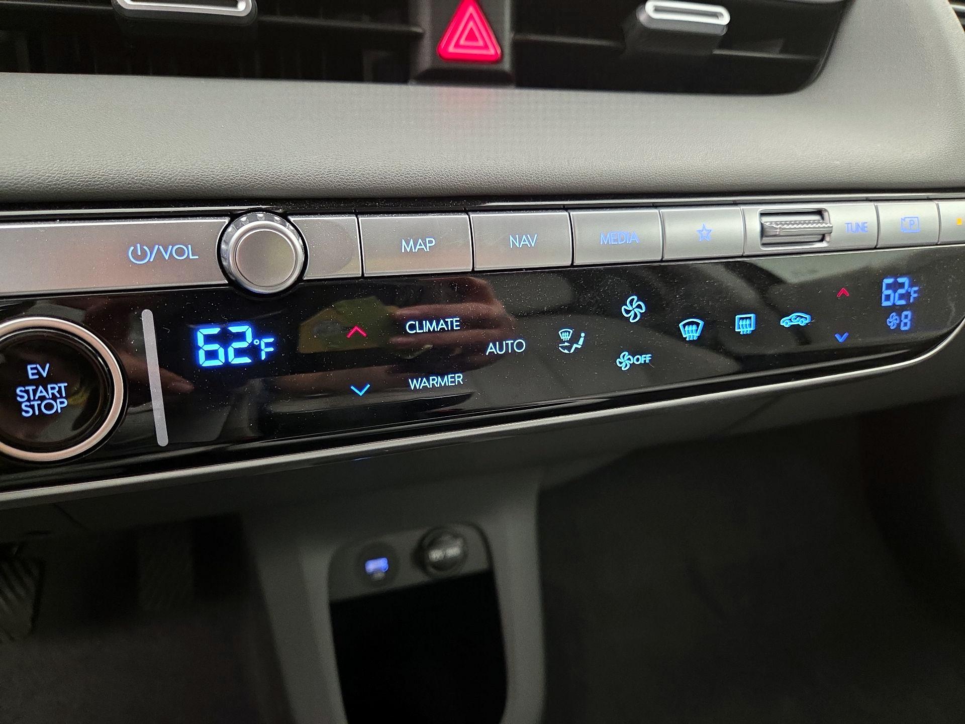 Thumbnail: 2023 Hyundai Ioniq 5 - 17