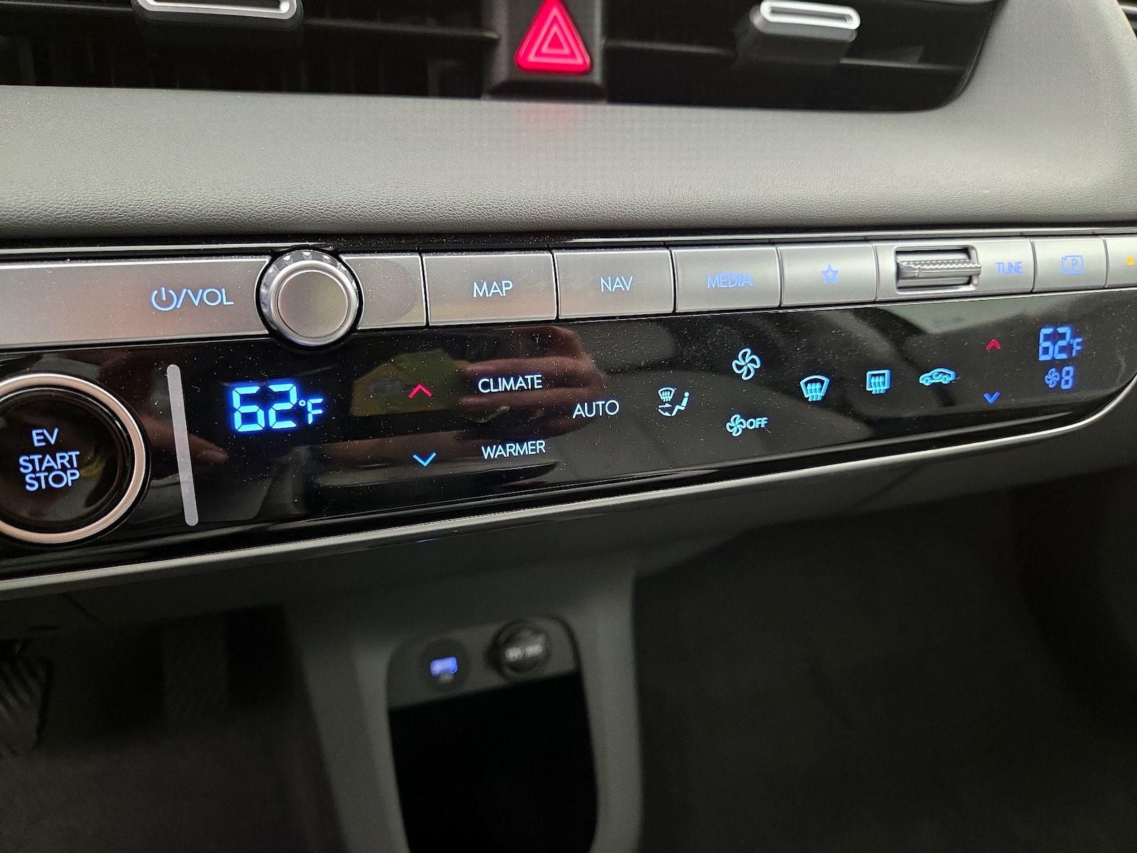 2023 Hyundai IONIQ 5 Limited - Photo 18