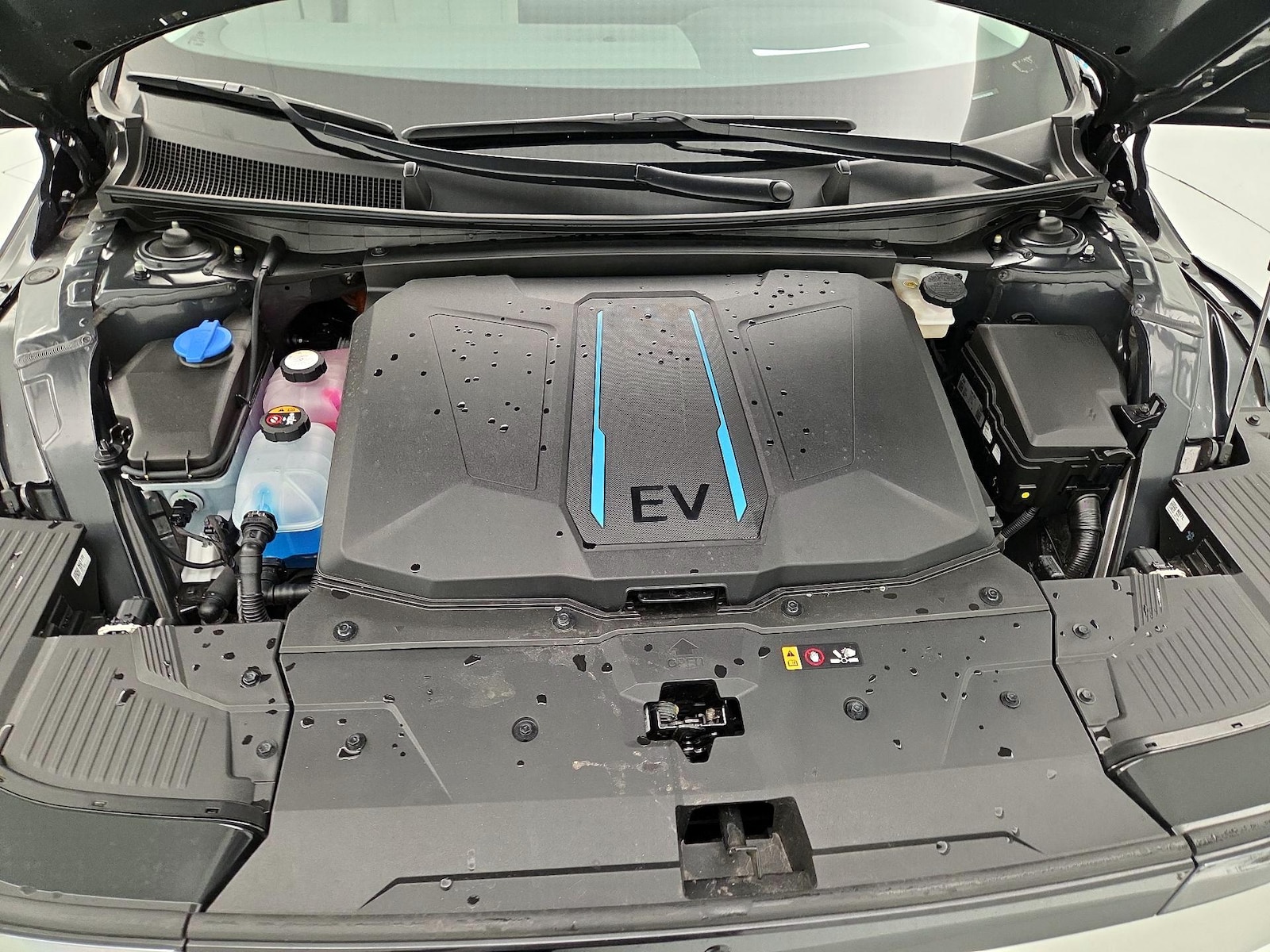 2023 Hyundai IONIQ 5 Limited - Photo 24