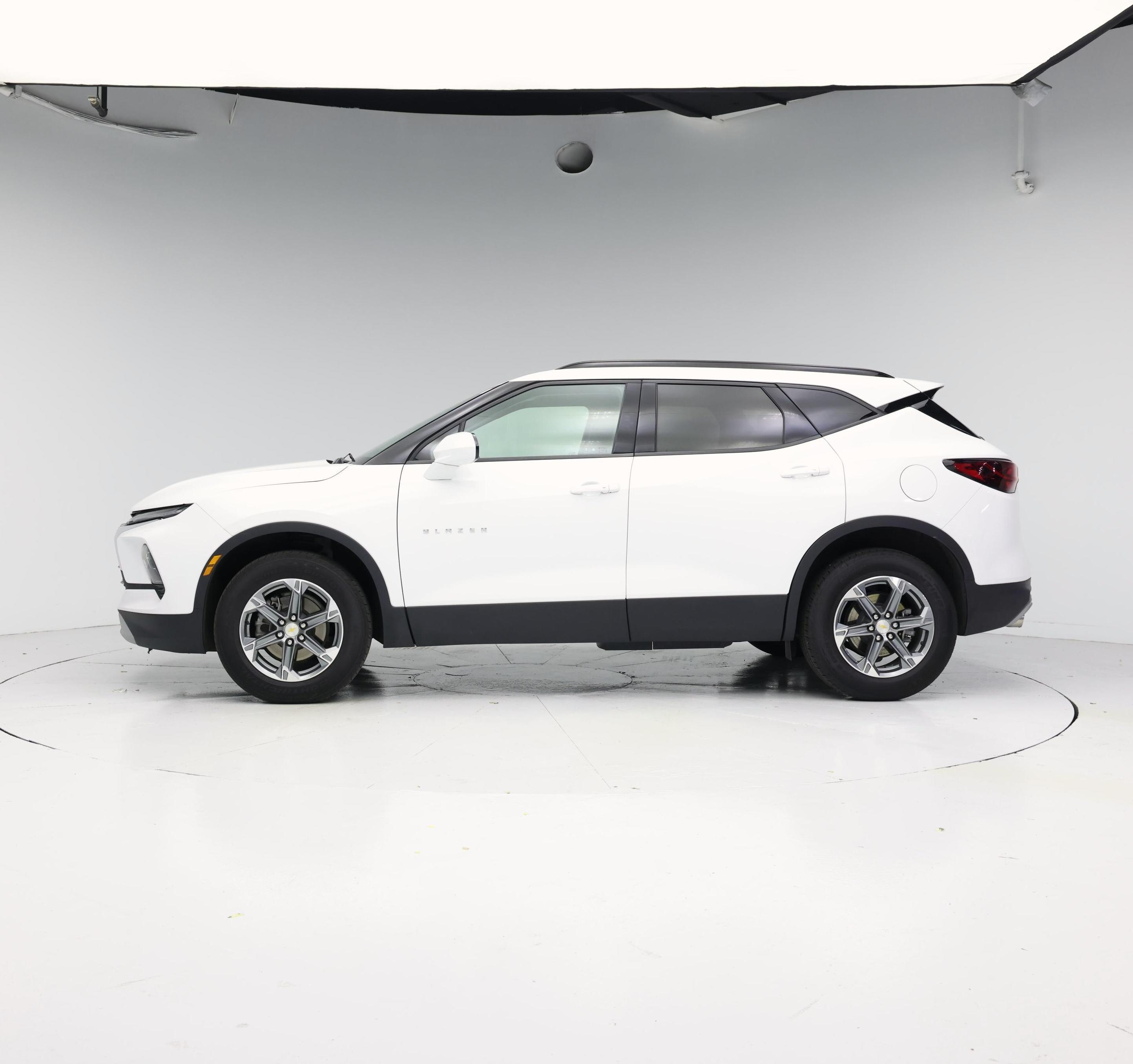 Thumbnail: 2023 Chevrolet Blazer - 3