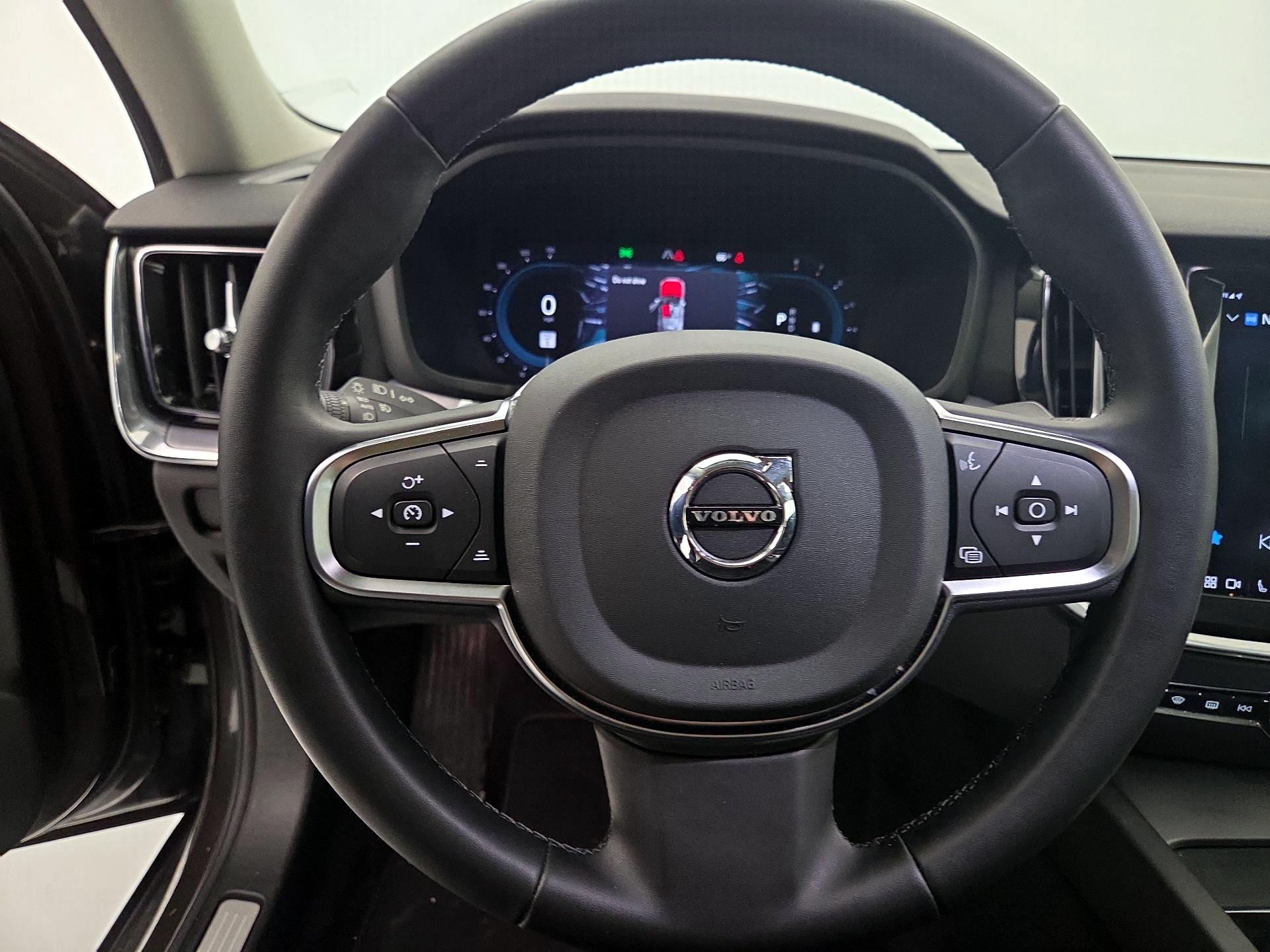 Thumbnail: 2024 Volvo S60 - 10