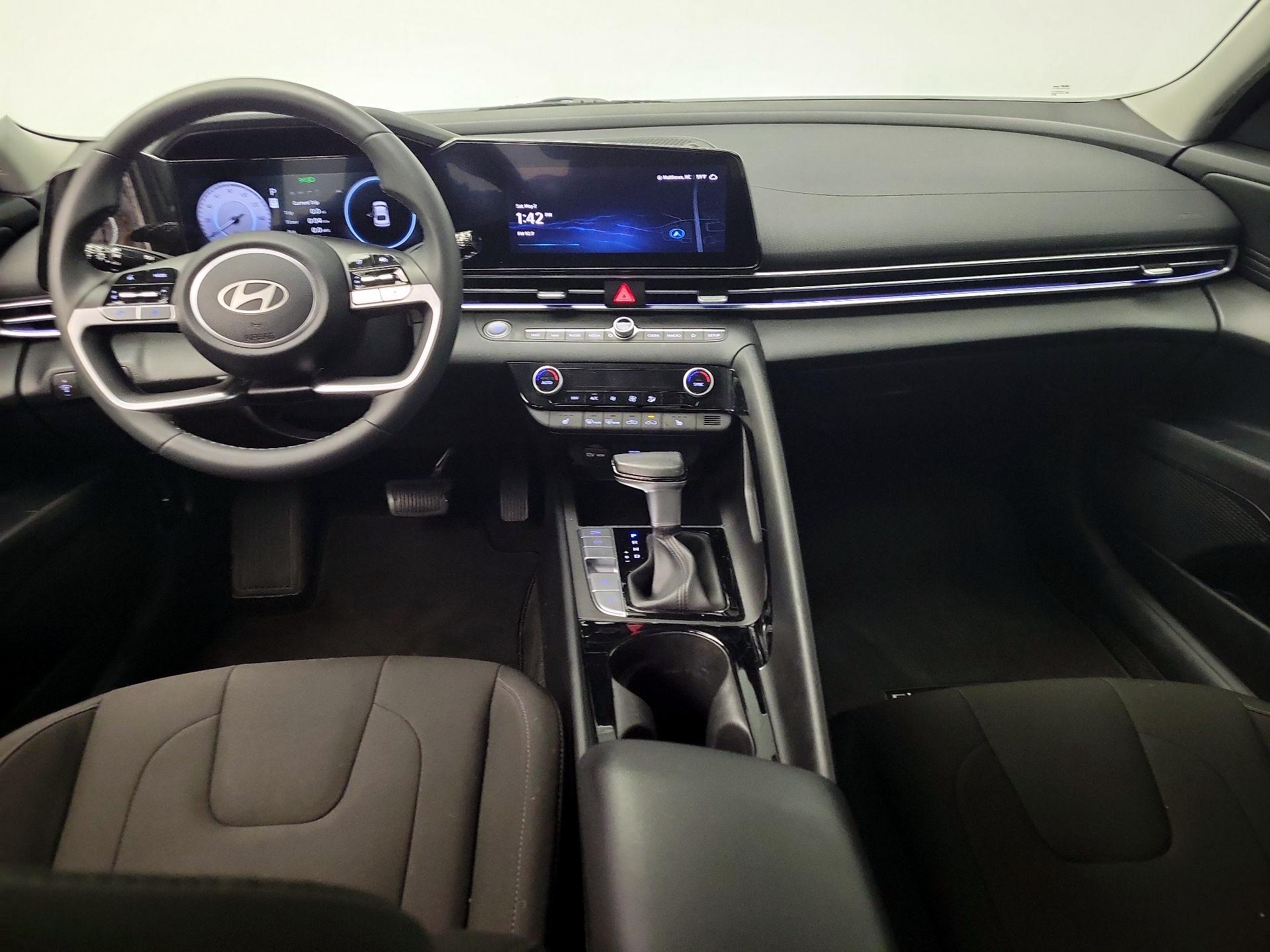 Thumbnail: 2024 Hyundai Elantra - 9