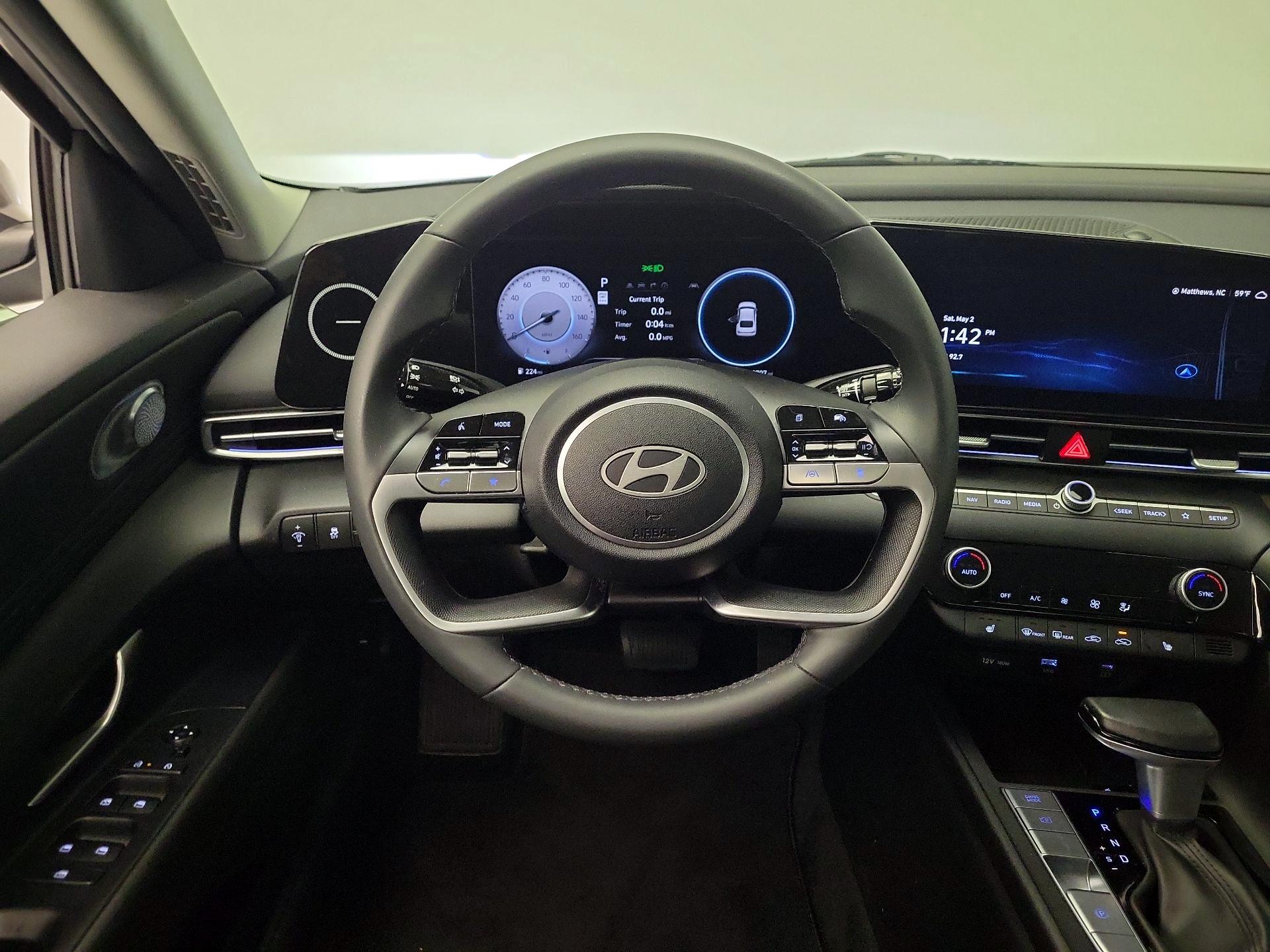 Thumbnail: 2024 Hyundai Elantra - 10