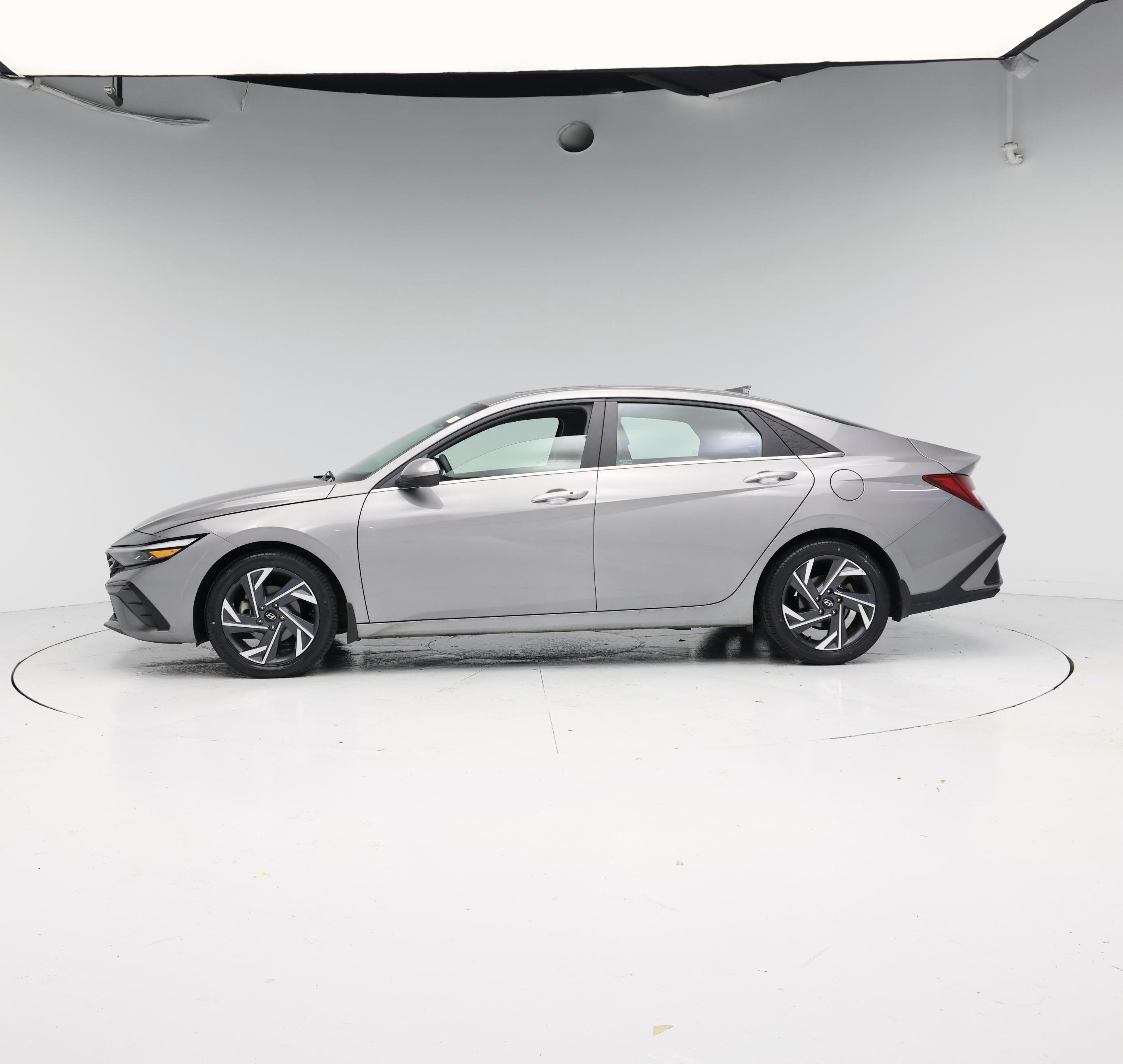 Thumbnail: 2024 Hyundai Elantra - 3