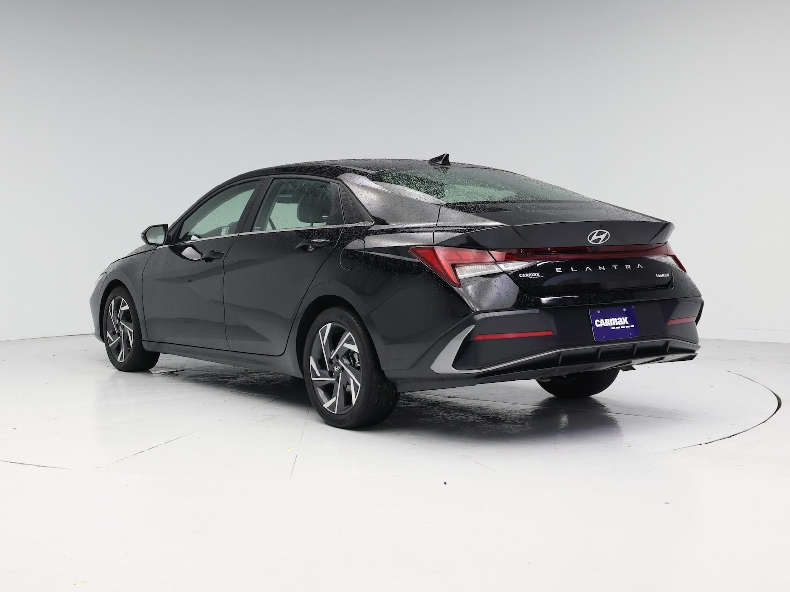 2025 Hyundai Elantra Limited - Photo 3