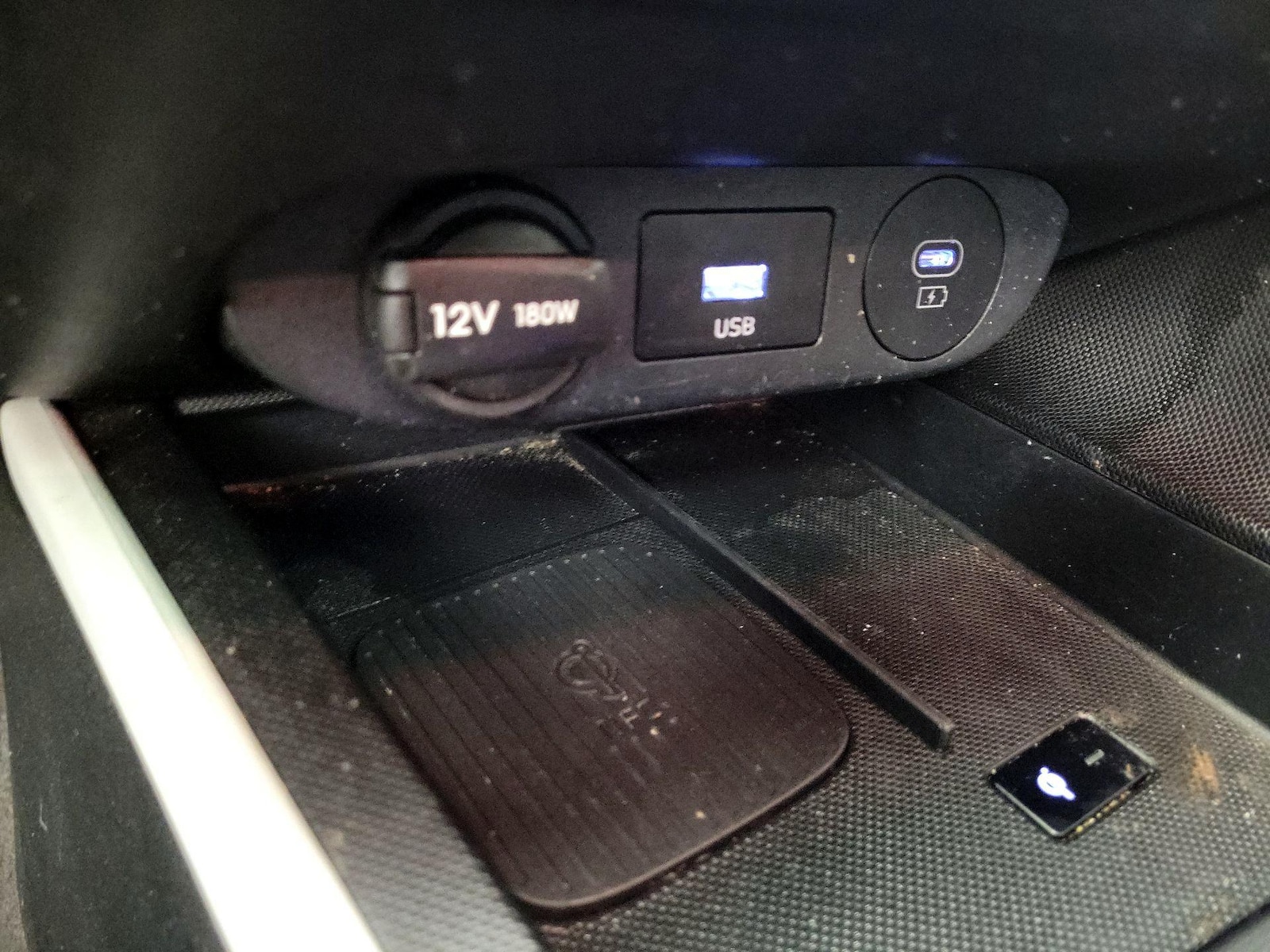 2025 Hyundai Elantra Limited - Photo 20