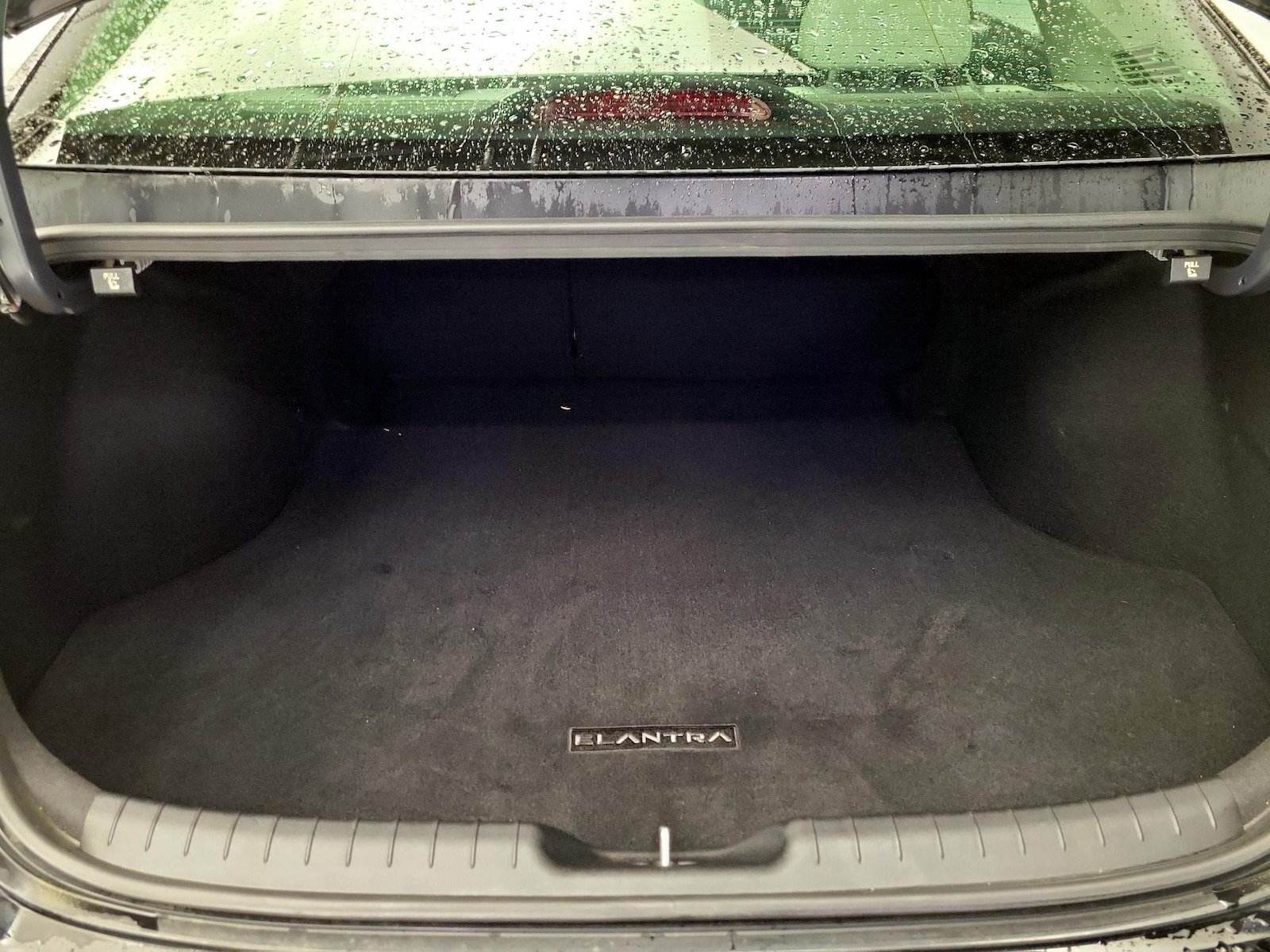 2025 Hyundai Elantra Limited - Photo 23