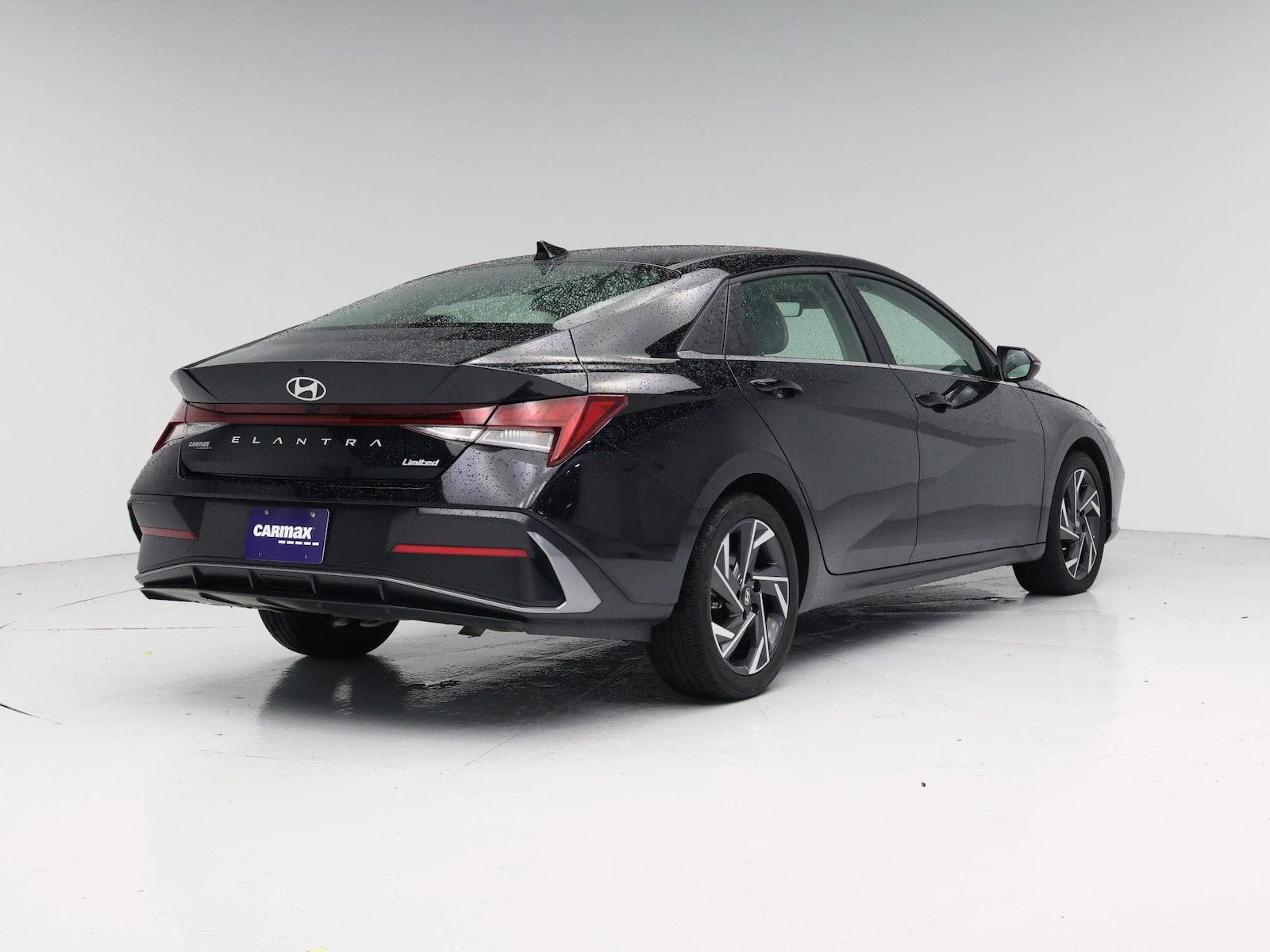 2025 Hyundai Elantra Limited - Photo 9