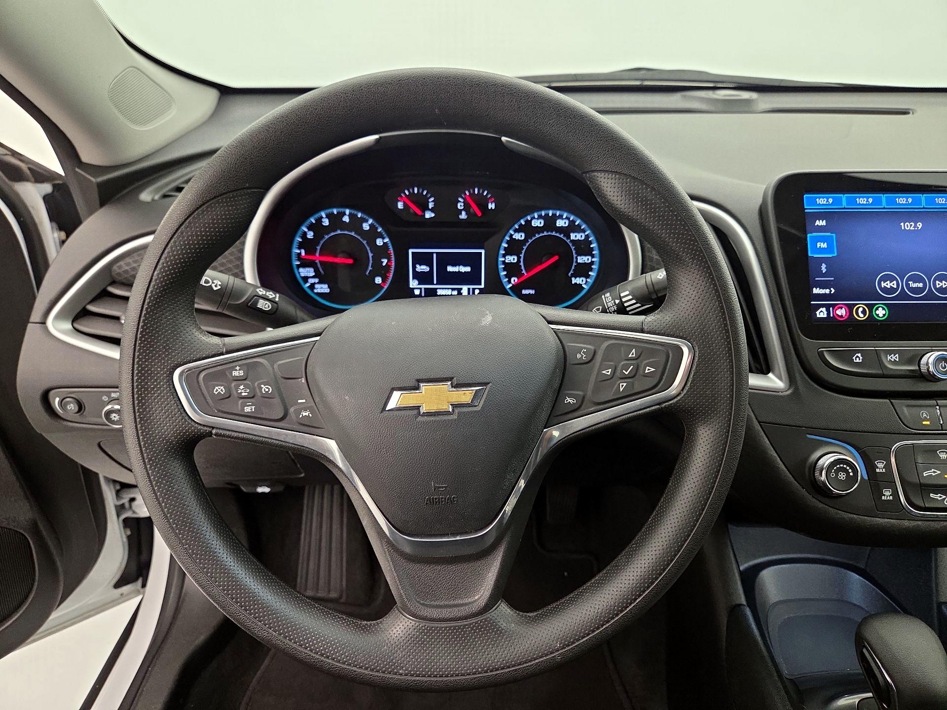 Thumbnail: 2023 Chevrolet Malibu - 10