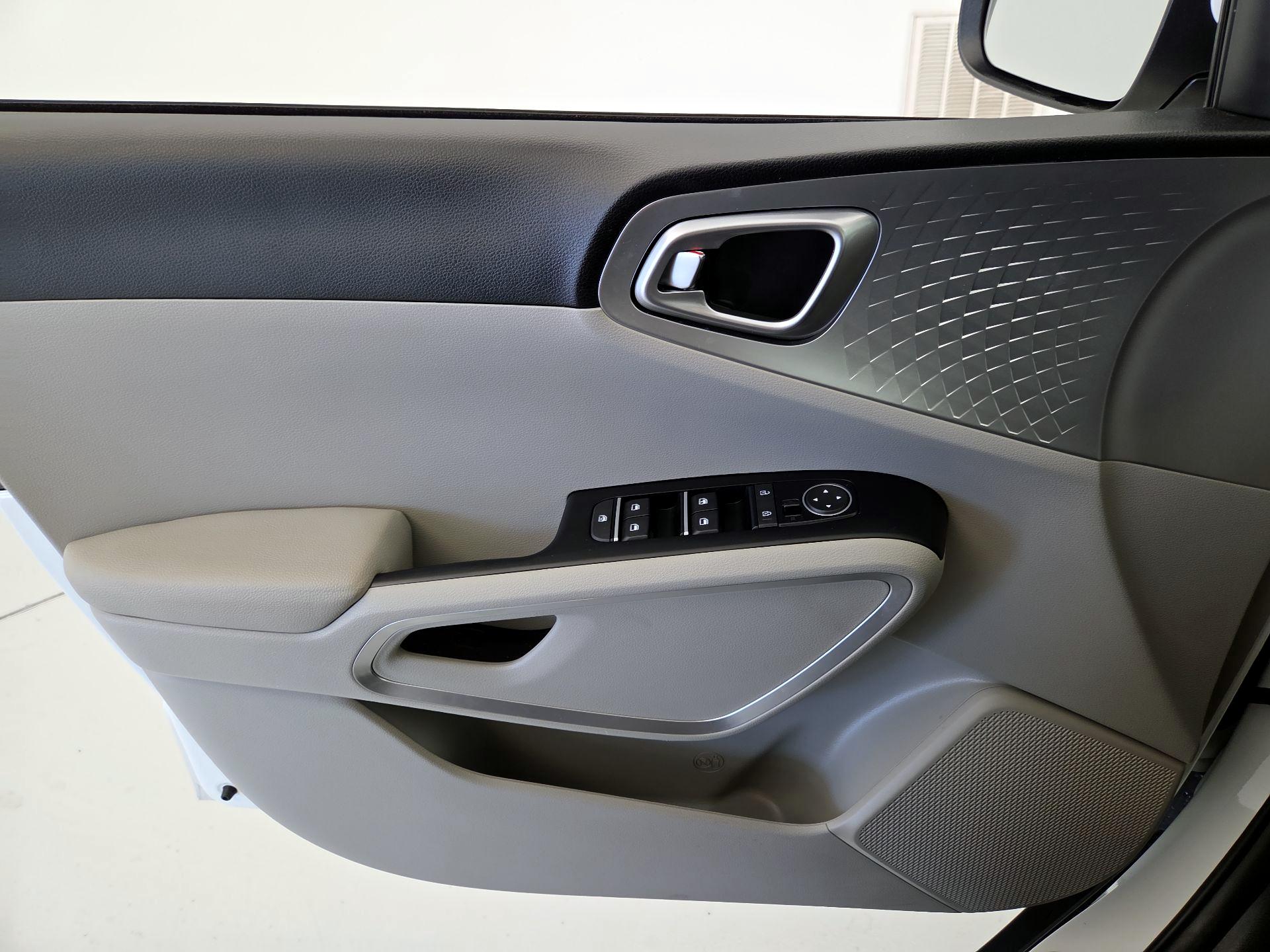 Thumbnail: 2025 Kia Soul - 12