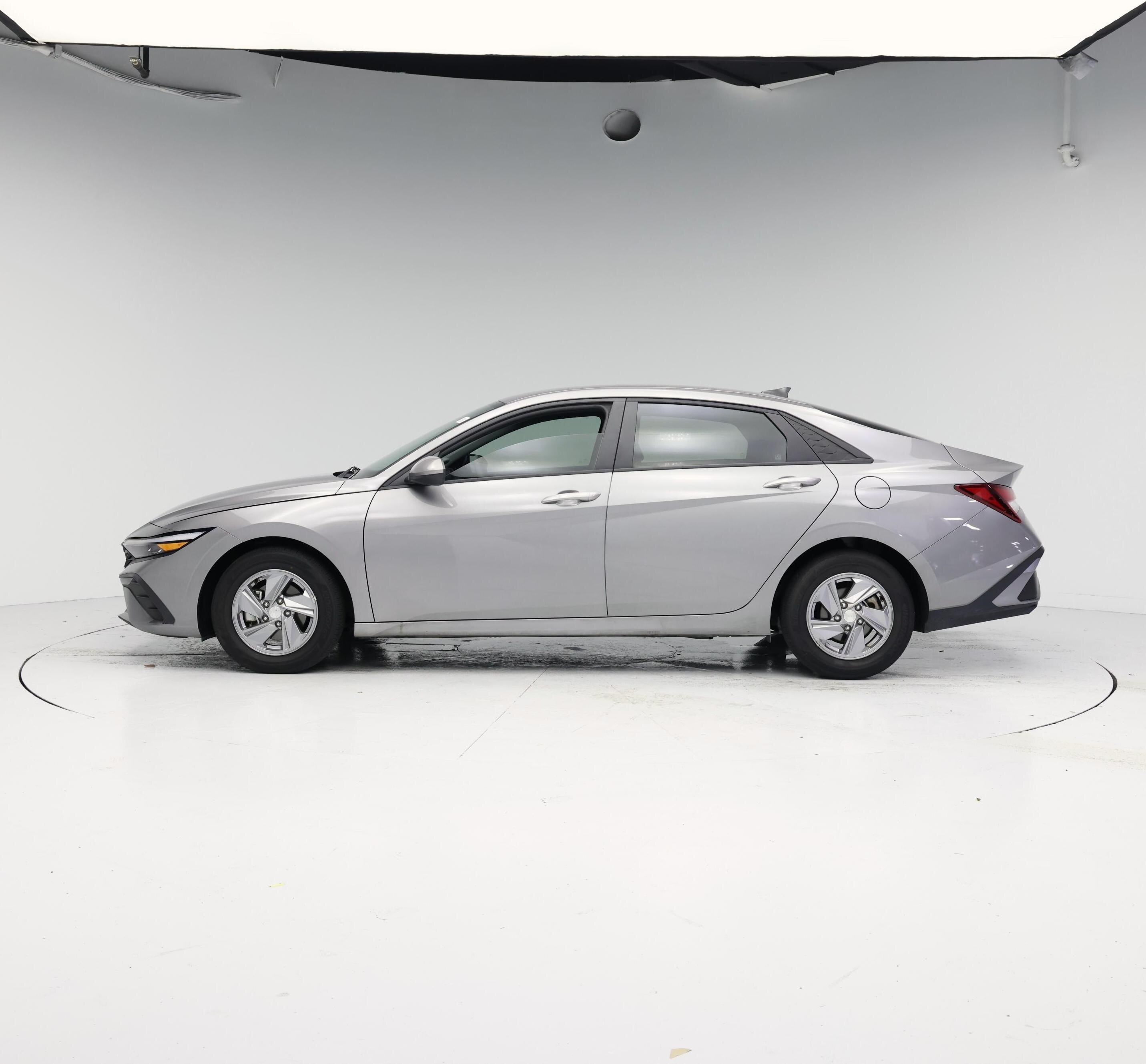 Thumbnail: 2024 Hyundai Elantra - 3